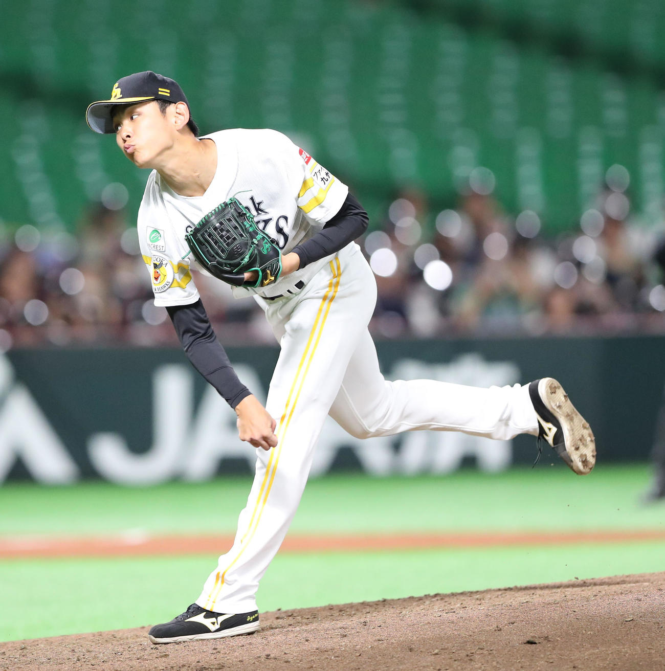 ウエスタン・リーグ　ソフトバンク対オリックス　6回途中から登板した泉（撮影・梅根麻紀）