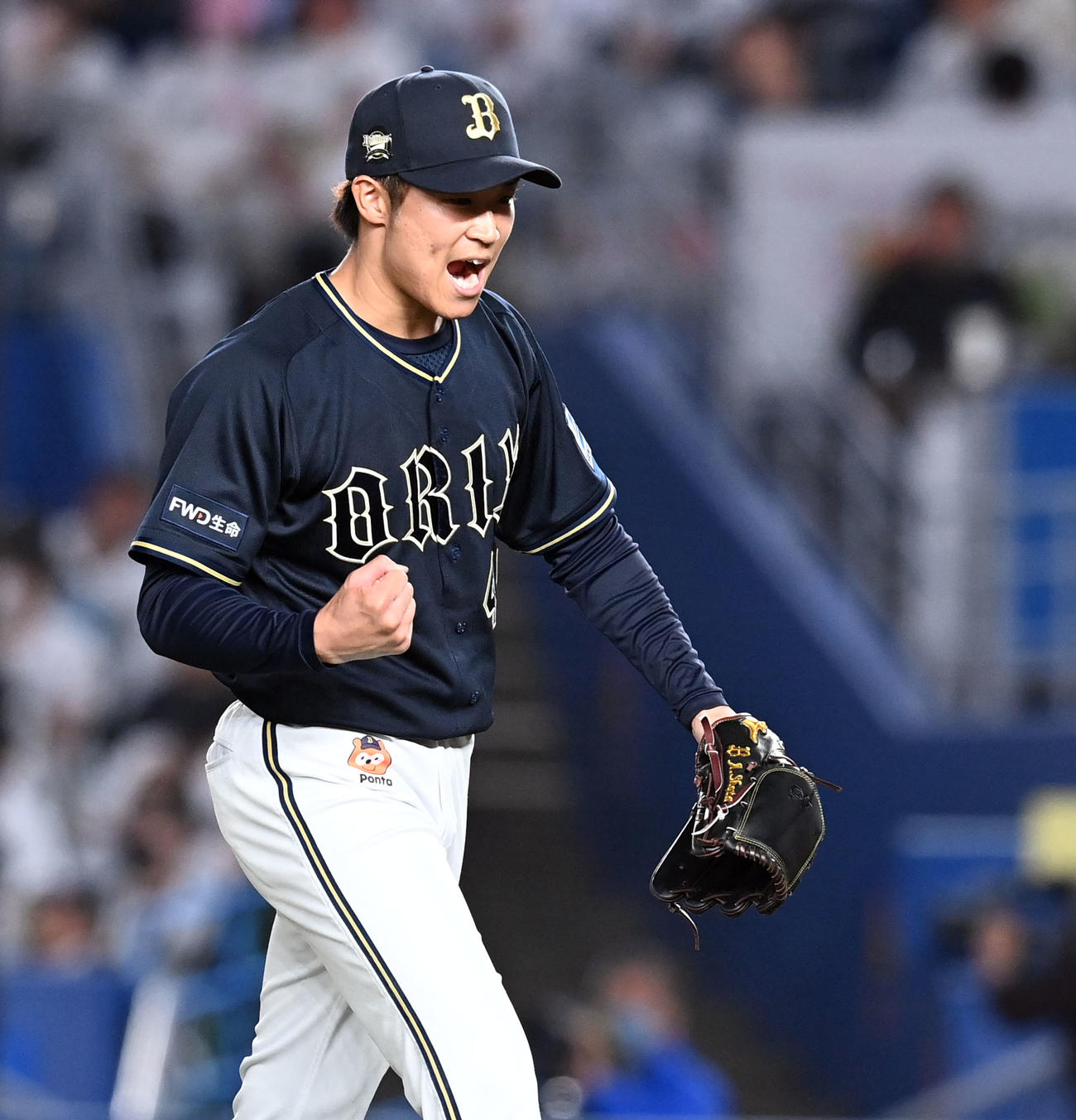 ロッテ対オリックス　8回からマウンドに上がったオリックス阿部（撮影・たえ見朱実）