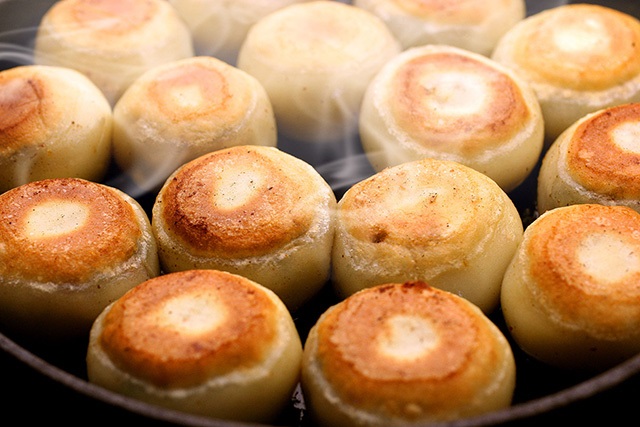 夏目家　丸もち餃子（楽天野球団提供）