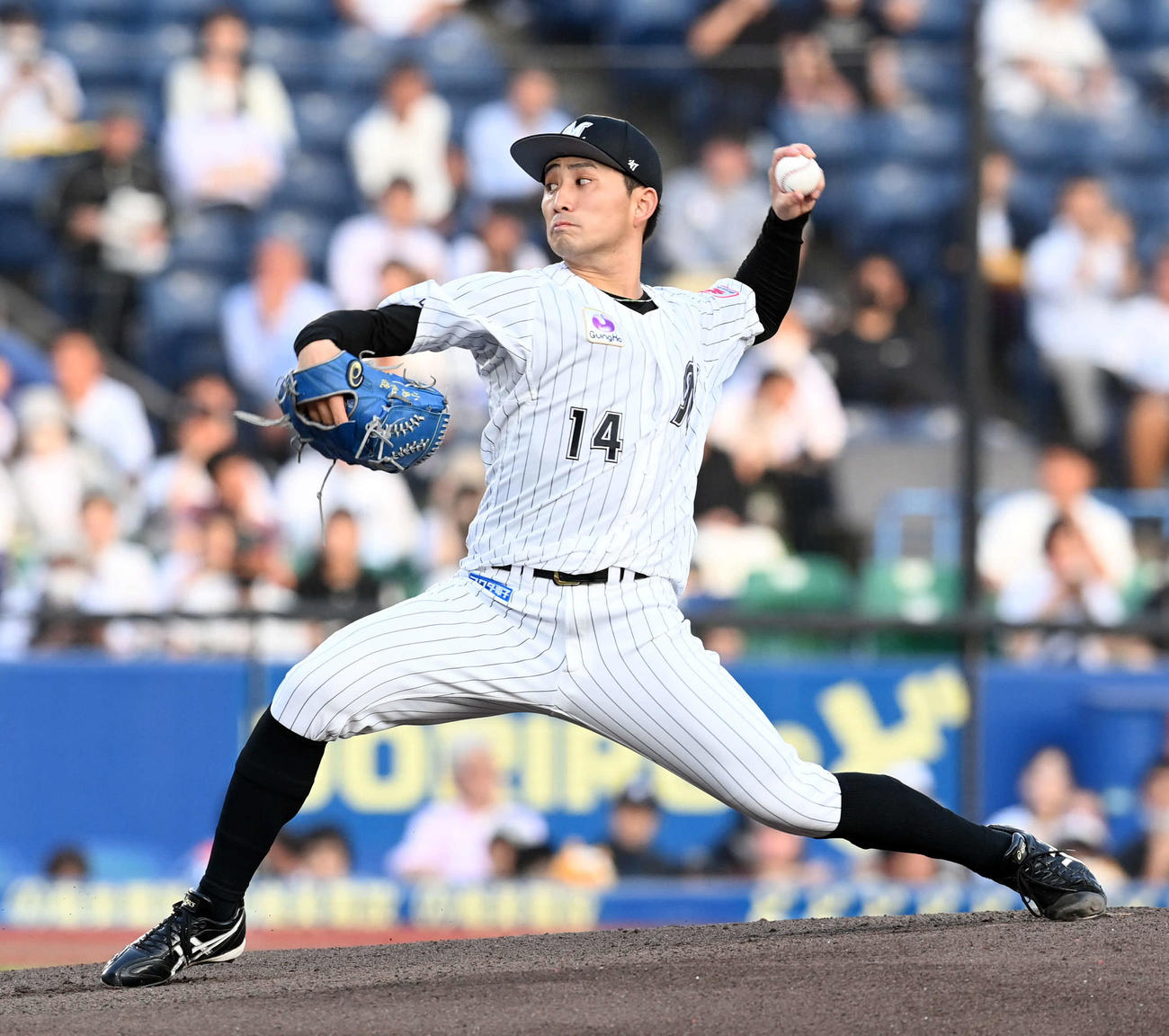 ロッテ対オリックス　ロッテ先発の小島（撮影・たえ見朱実）