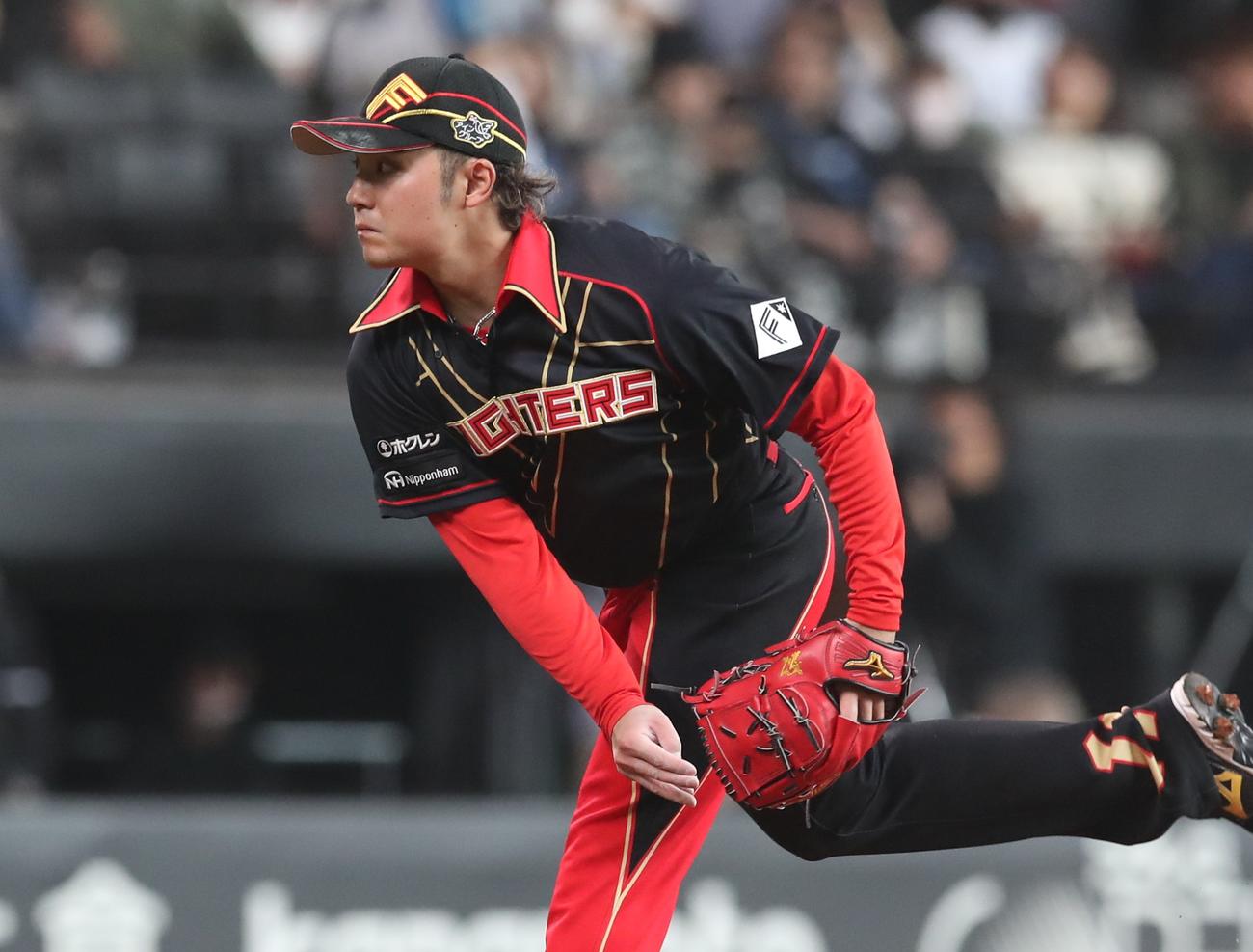 日本ハム対西武　日本ハム先発の伊藤（撮影・黒川智章）