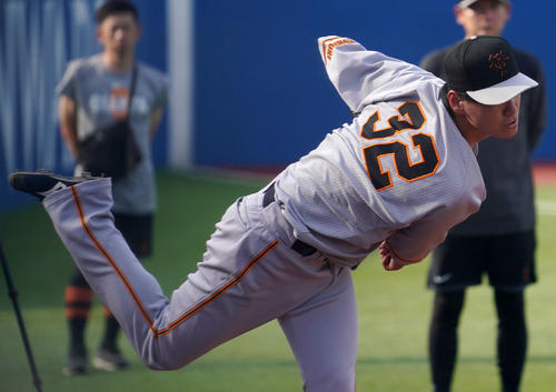 巨人】オリックスからトレード加入の鈴木康平入団会見「腕がちぎれても