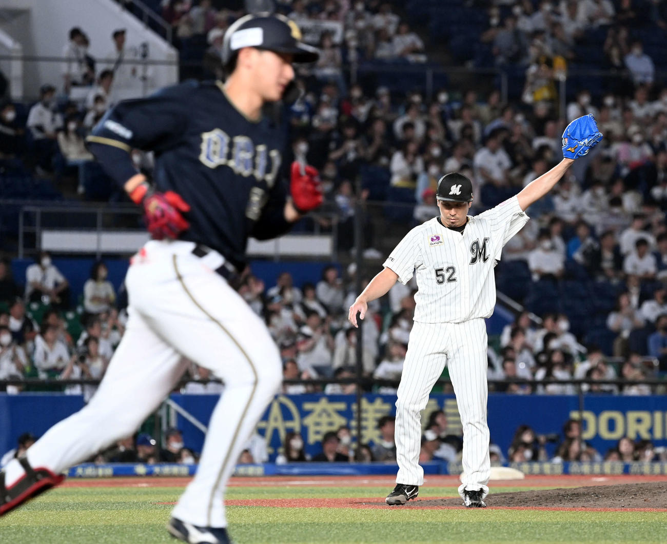 ロッテ対オリックス　9回表オリックス2死一、二塁、益田は紅林を中飛に打ち取りゲームセット（撮影・たえ見朱実）