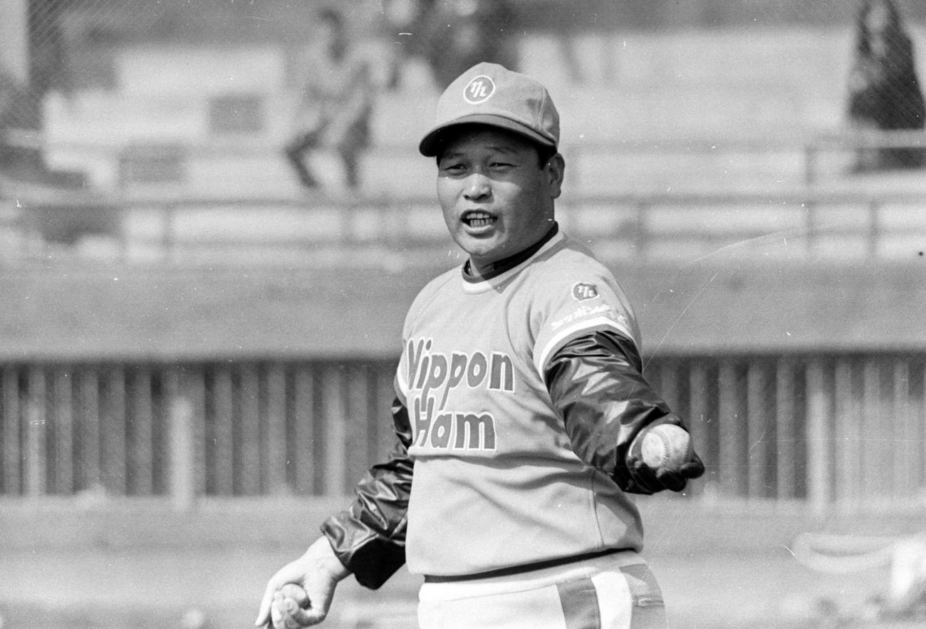 74年2月、日本ハムキャンプでの中西監督