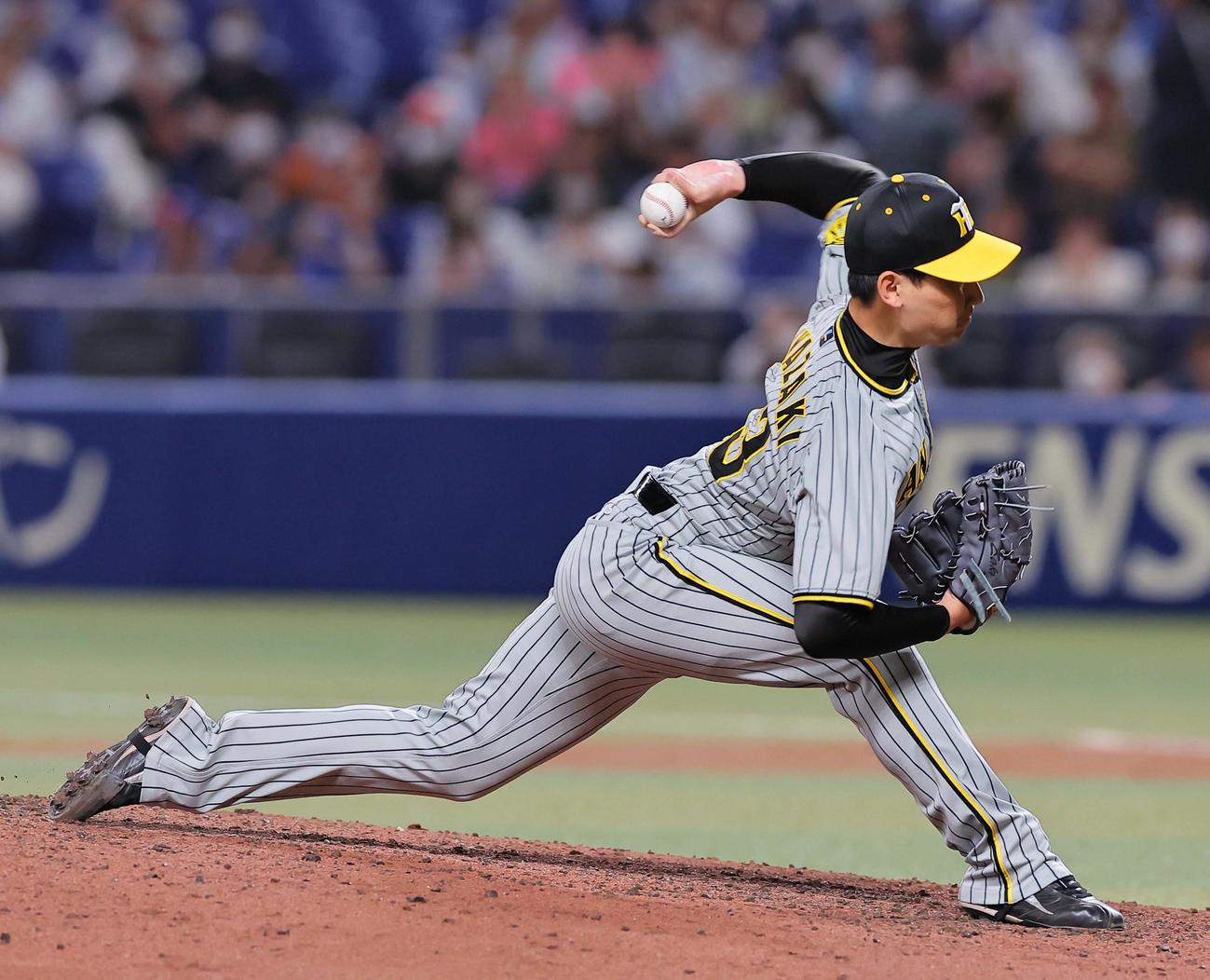 中日対阪神　阪神4番手の岩崎（撮影・上田博志）