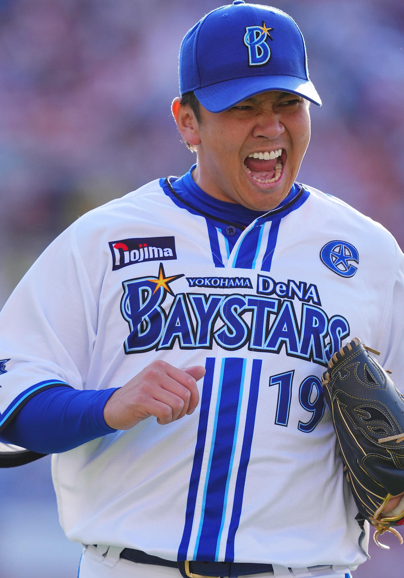DeNA対広島　9回表広島の攻撃を無失点に抑え勝利したDeNA山崎は雄たけびを上げる（2023年5月2日撮影）