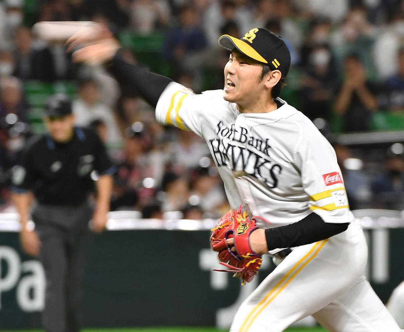 ソフトバンク対西武　力投するソフトバンク先発の石川（撮影・岩下翔太）