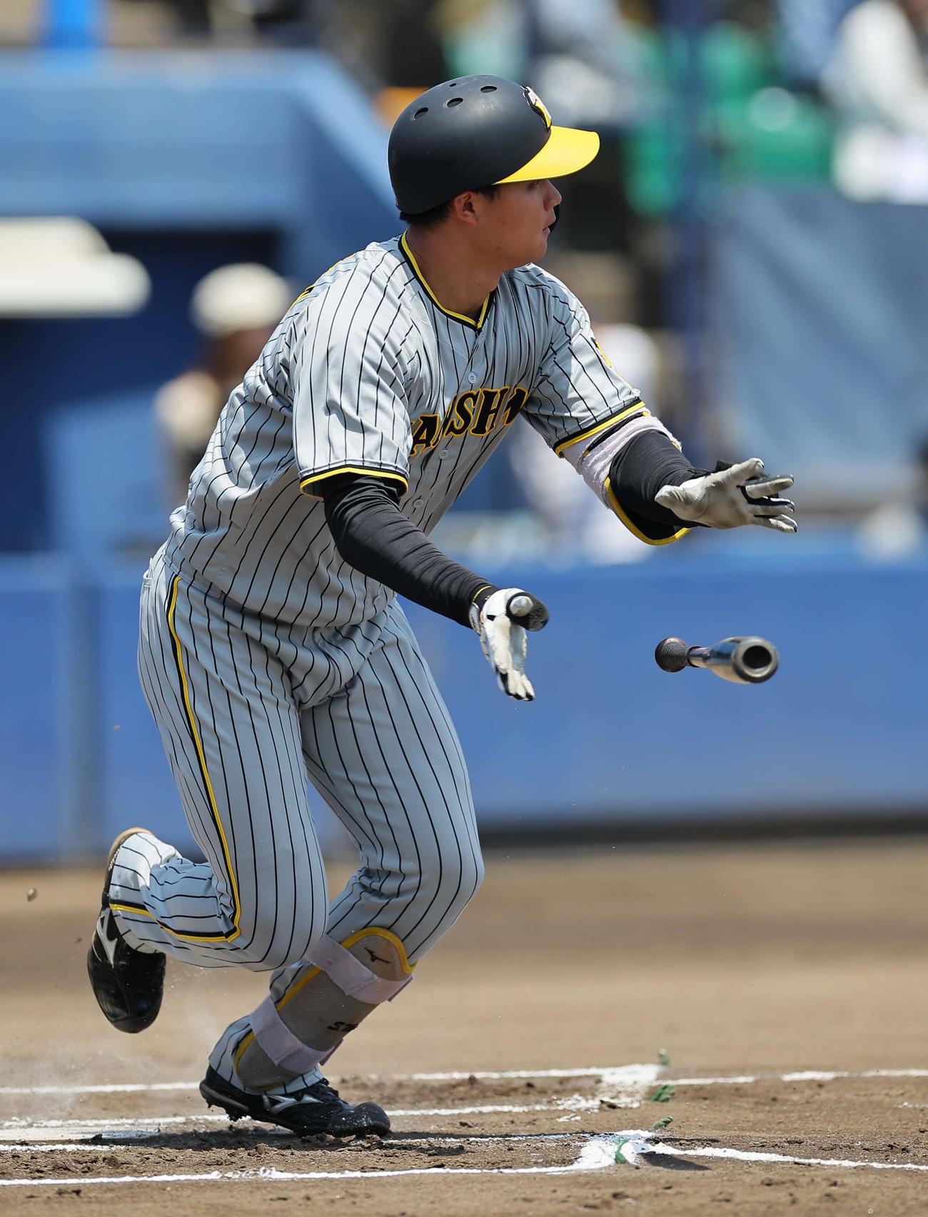 ウエスタン・リーグ中日戦　森下は中越え2点適時二塁打を放つ（2023年5月17日撮影）