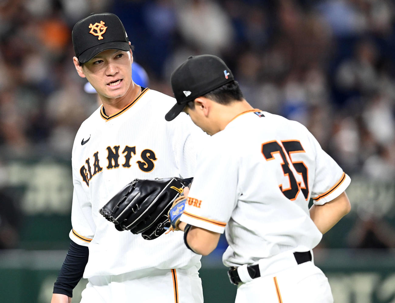 巨人対中日　8回からマウンドに上り無失点に抑えたた巨人鈴木康（撮影・たえ見朱実）