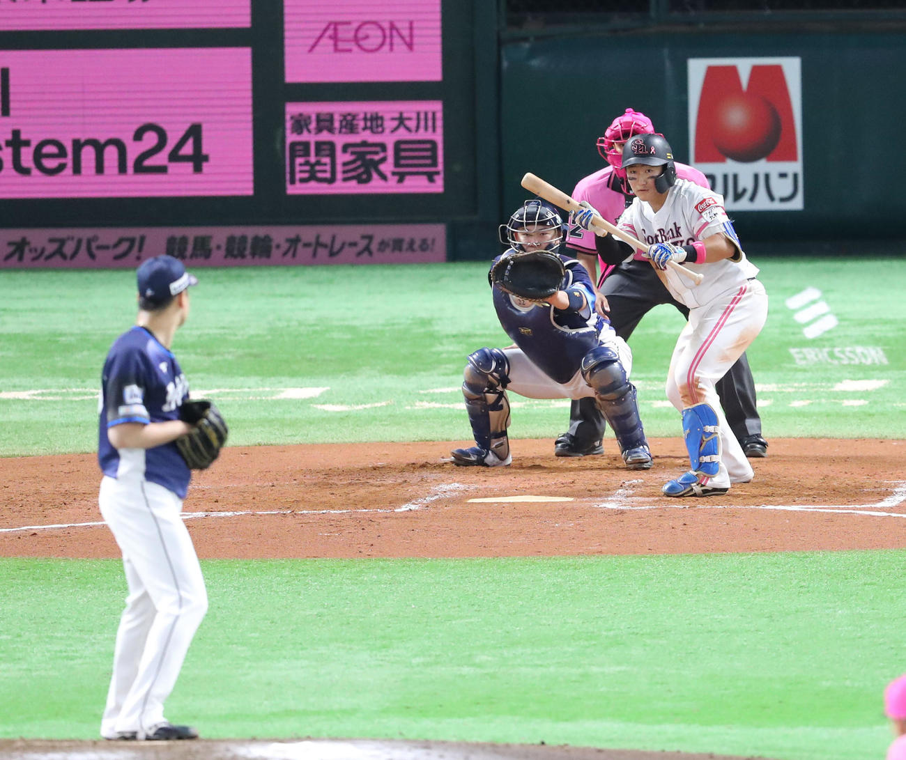 ソフトバンク対西武　7回裏ソフトバンク無死一塁、野村大樹の打席（撮影・梅根麻紀）