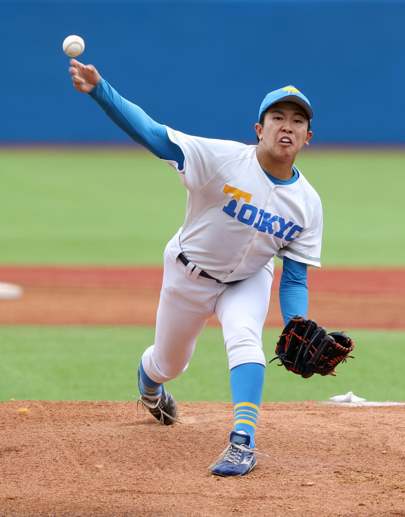 東大対法大　先発の東大・松岡（撮影・大野祥一）