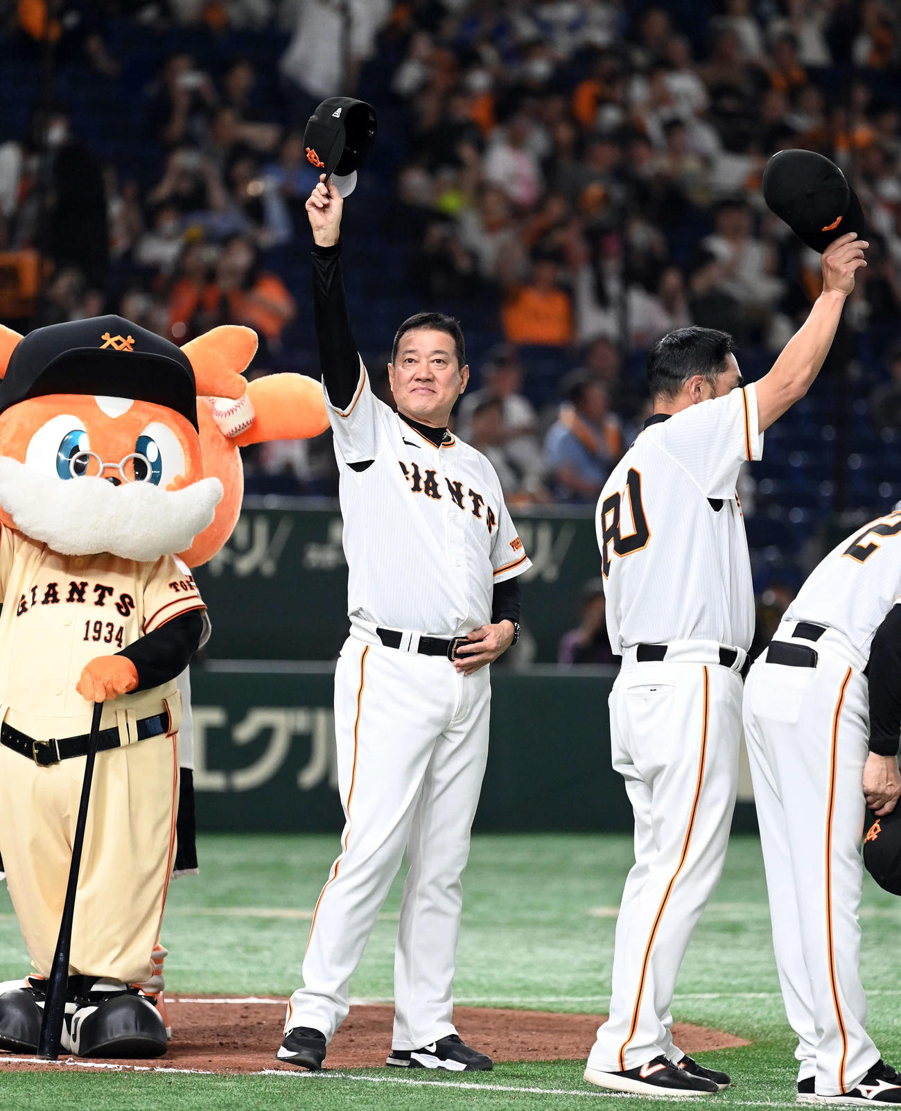 巨人対中日　5連勝を飾った巨人原監督（撮影・たえ見朱実）