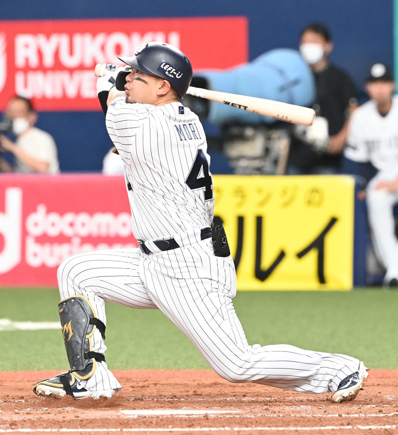 オリックス対日本ハム　3回裏オリックス1死二塁、左中間に適時三塁打を放つ森（撮影・和賀正仁）