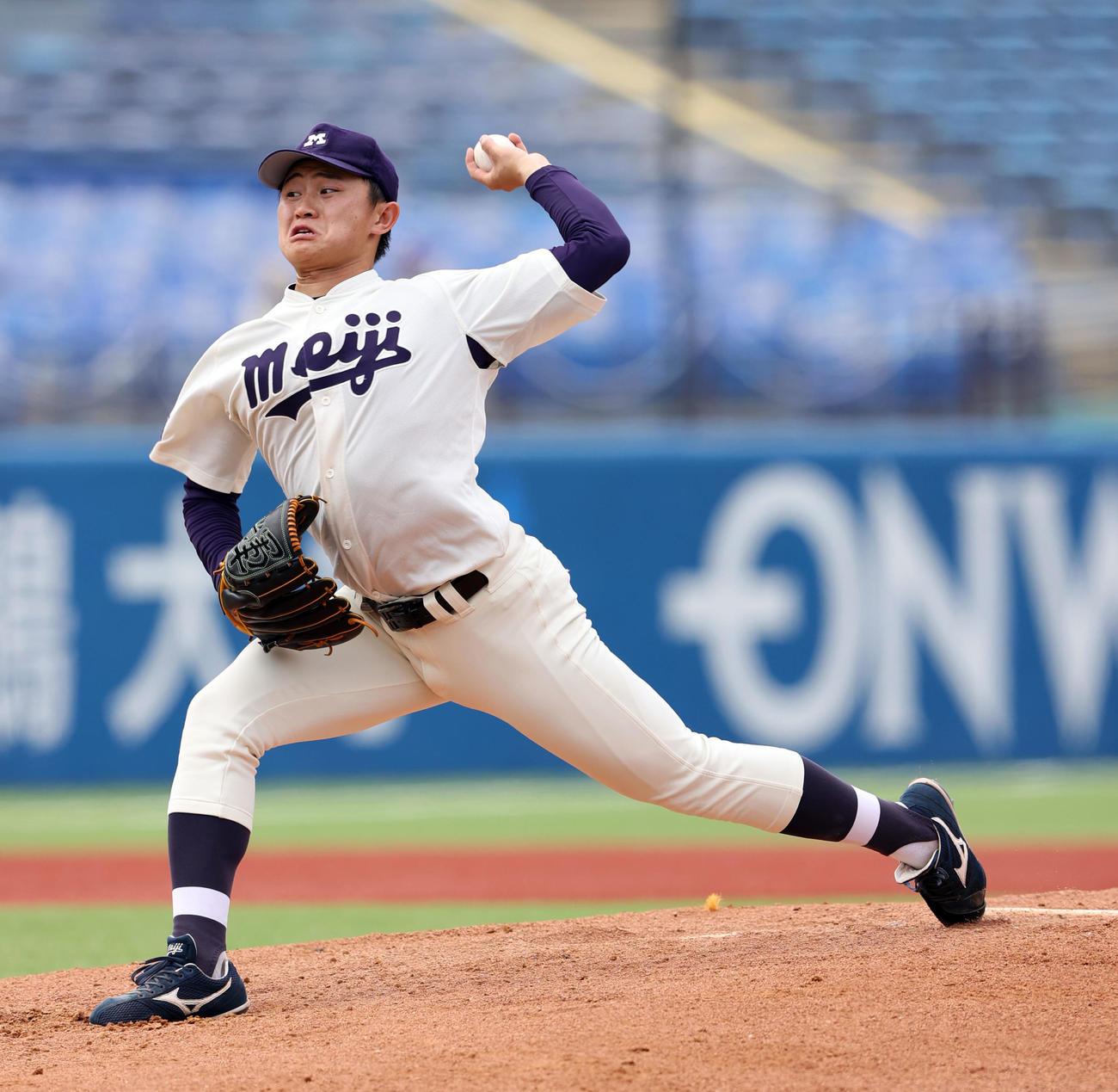 明大対立大　先発の明大石原（撮影・大野祥一）