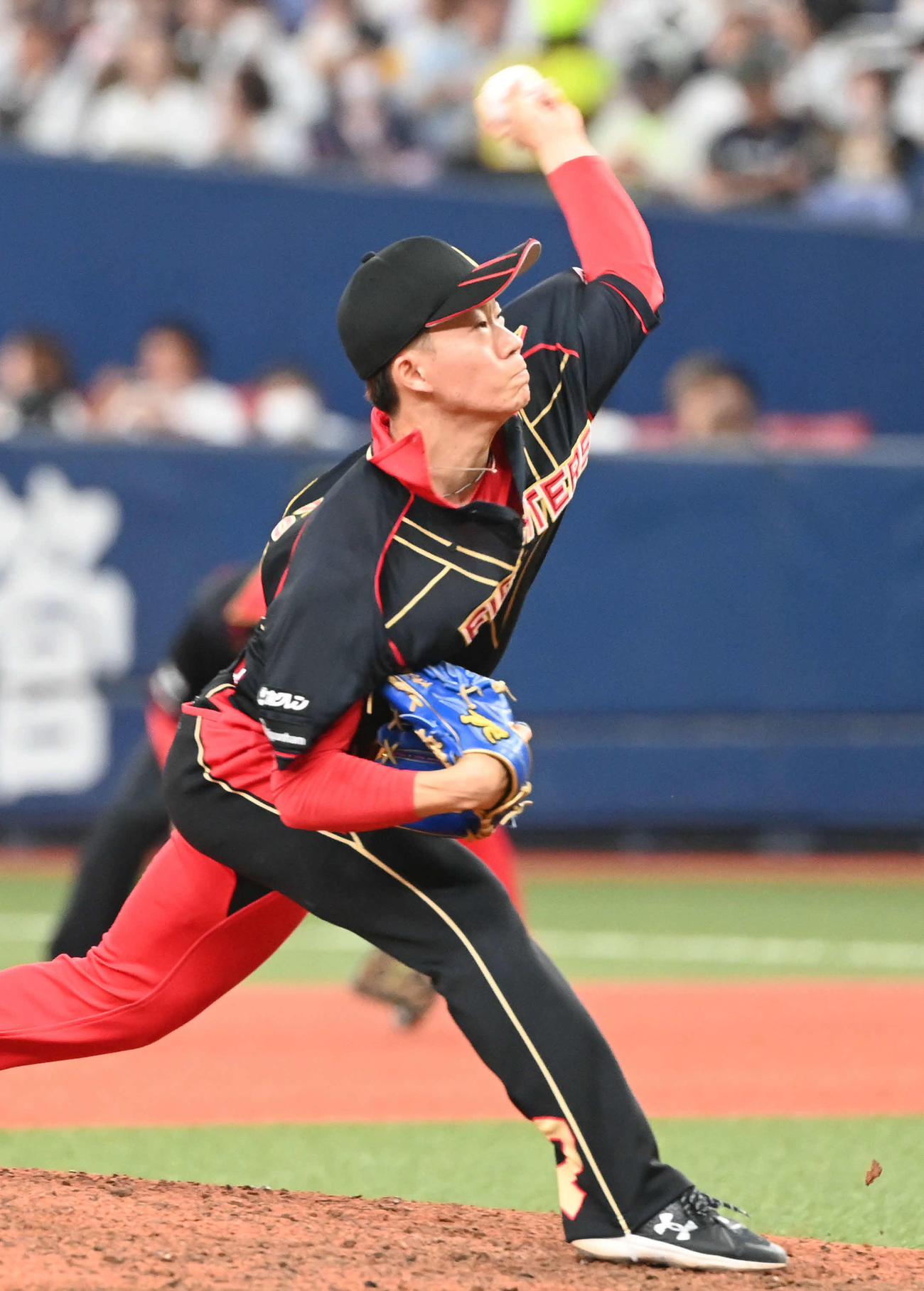 オリックス対日本ハム　8回に登板する日本ハム矢沢（撮影・和賀正仁）