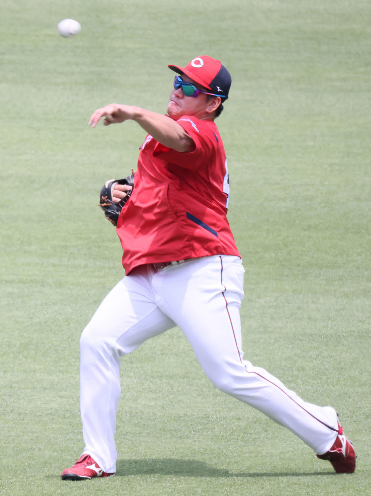 広島投手指名練習　キャッチボールをする戸根（撮影・加藤孝規）