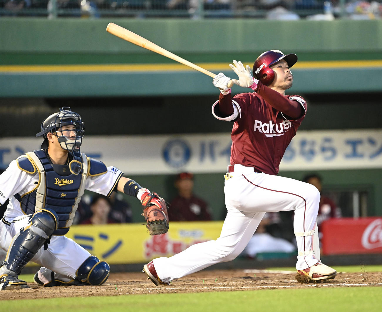 オリックス対楽天　4回表楽天2死一塁、右越えに通算100号となる2点お本塁打を放つ島内（撮影・和賀正仁）