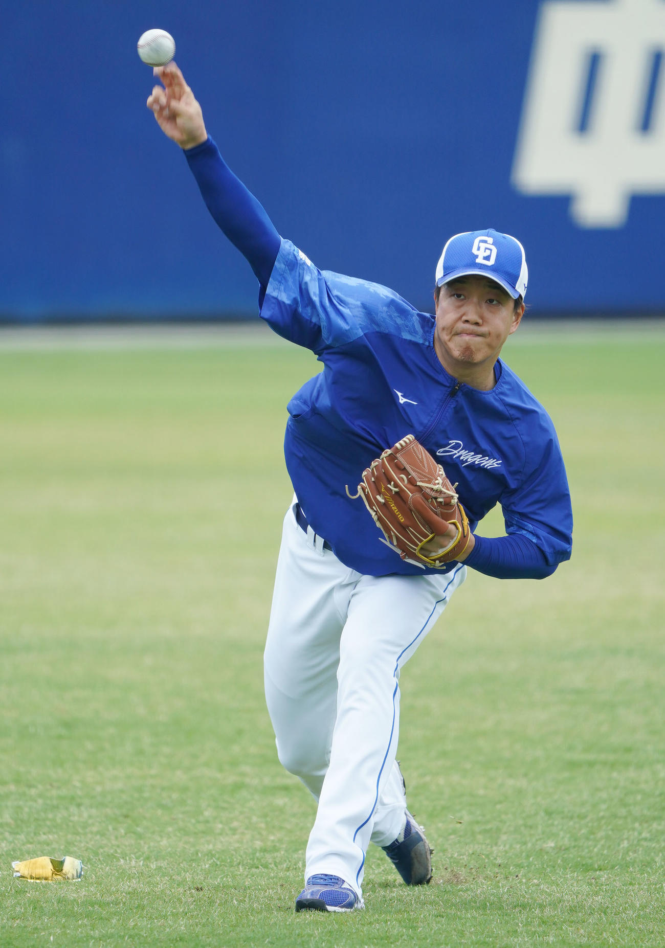 キャッチボールをする柳裕也（2023年5月15日撮影）