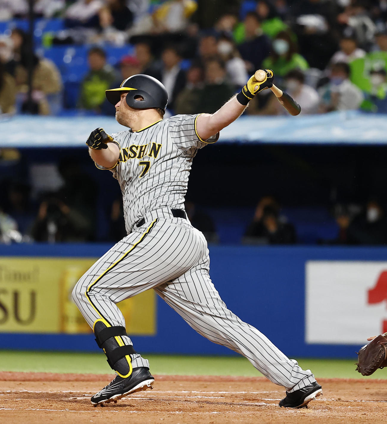 阪神対ヤクルト　3回表阪神1死満塁、ノイジーが中前に先制の2点打を放つ（撮影・藤尾明華）