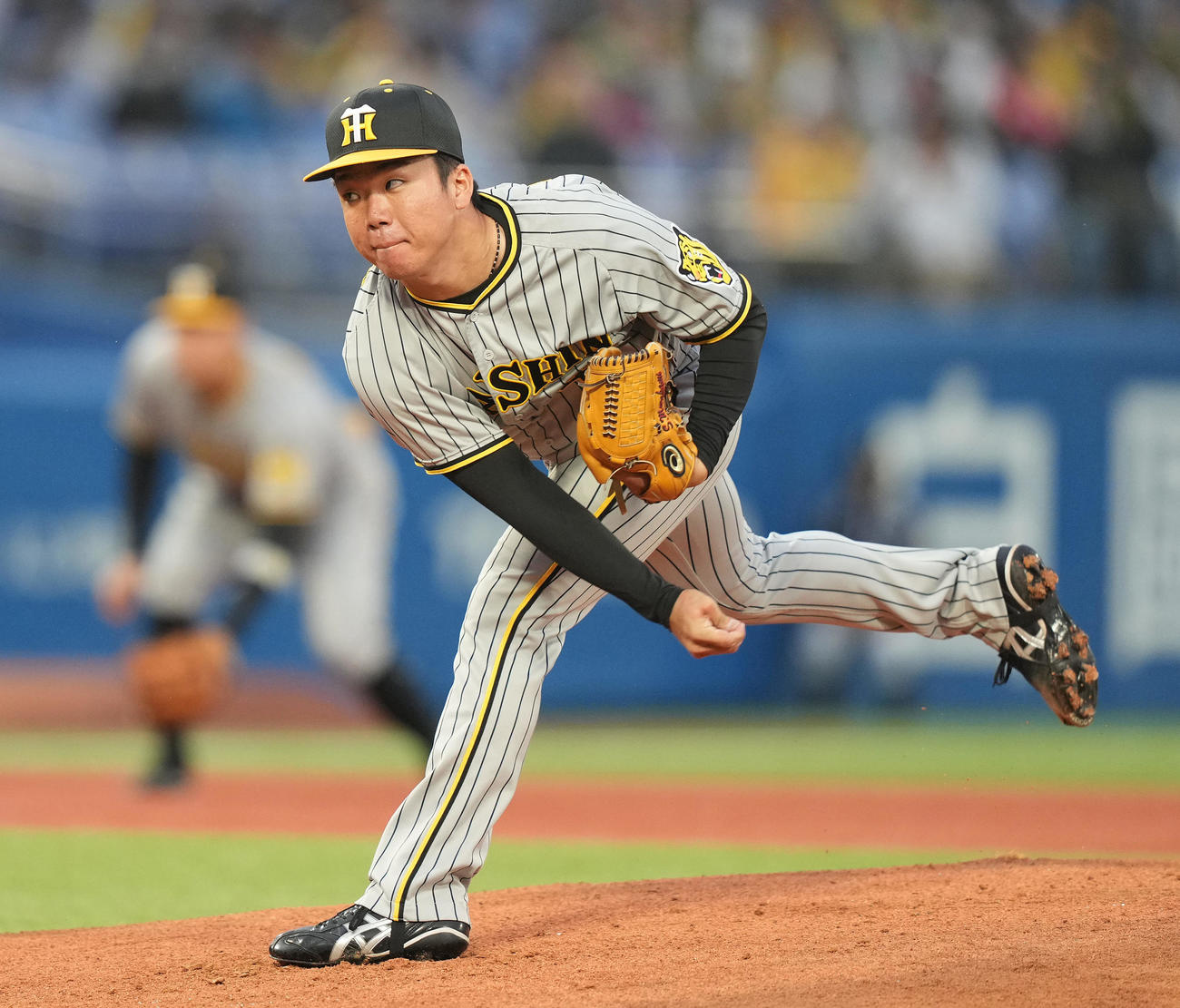ヤクルト対阪神　先発し力投する阪神村上（撮影・鈴木みどり）