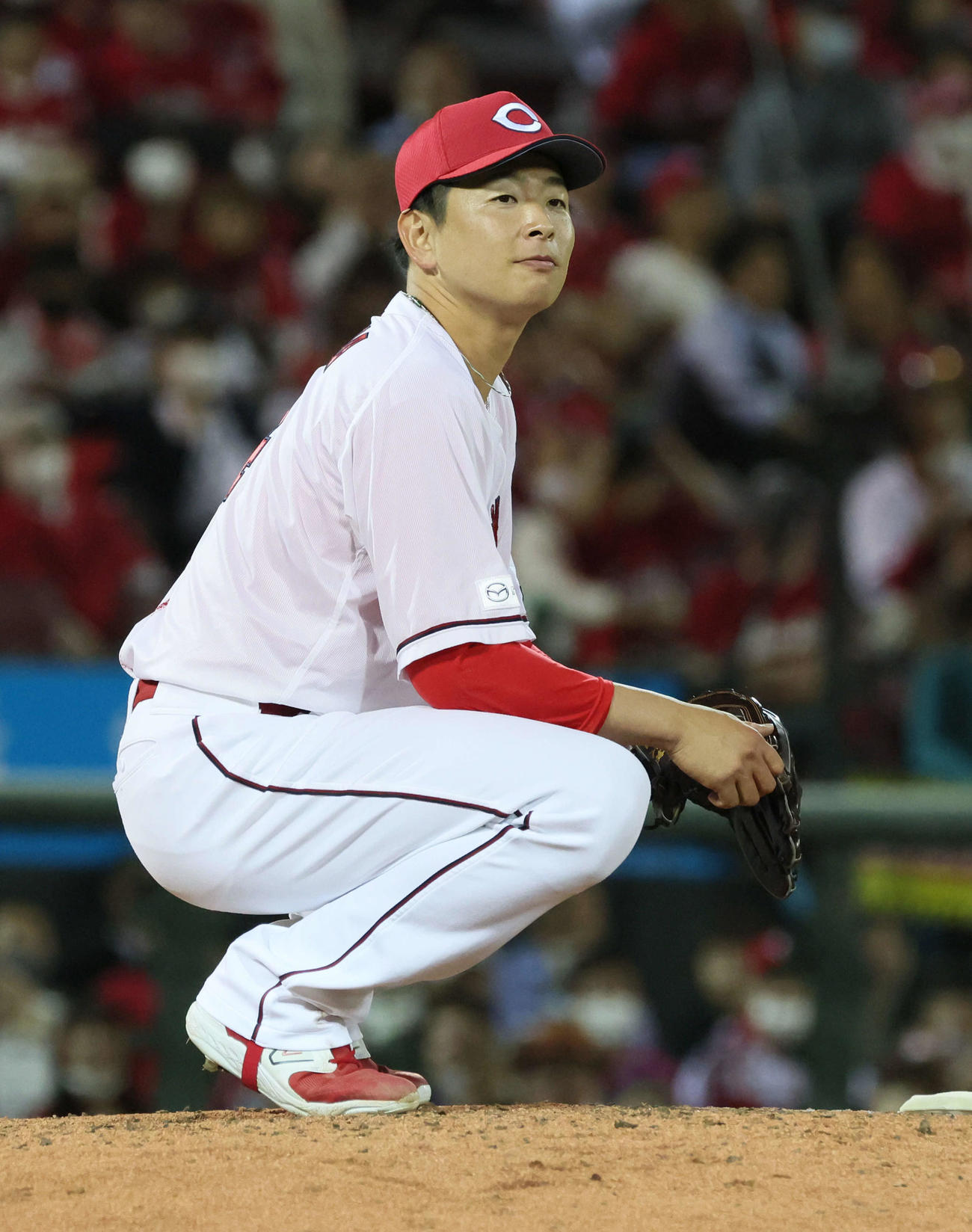 6回表中日2死満塁、大島に同点の遊撃適時内野安打を浴びた大瀬良（撮影・加藤孝規）
