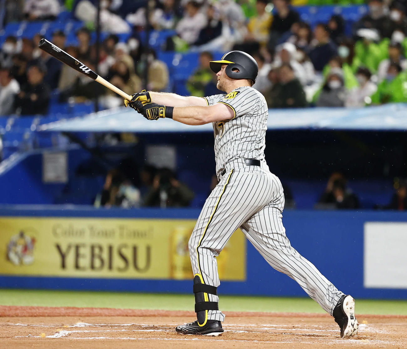 阪神対ヤクルト　7回表阪神無死一、二塁、ノイジーが左中間に3ランを放つ（撮影・藤尾明華）