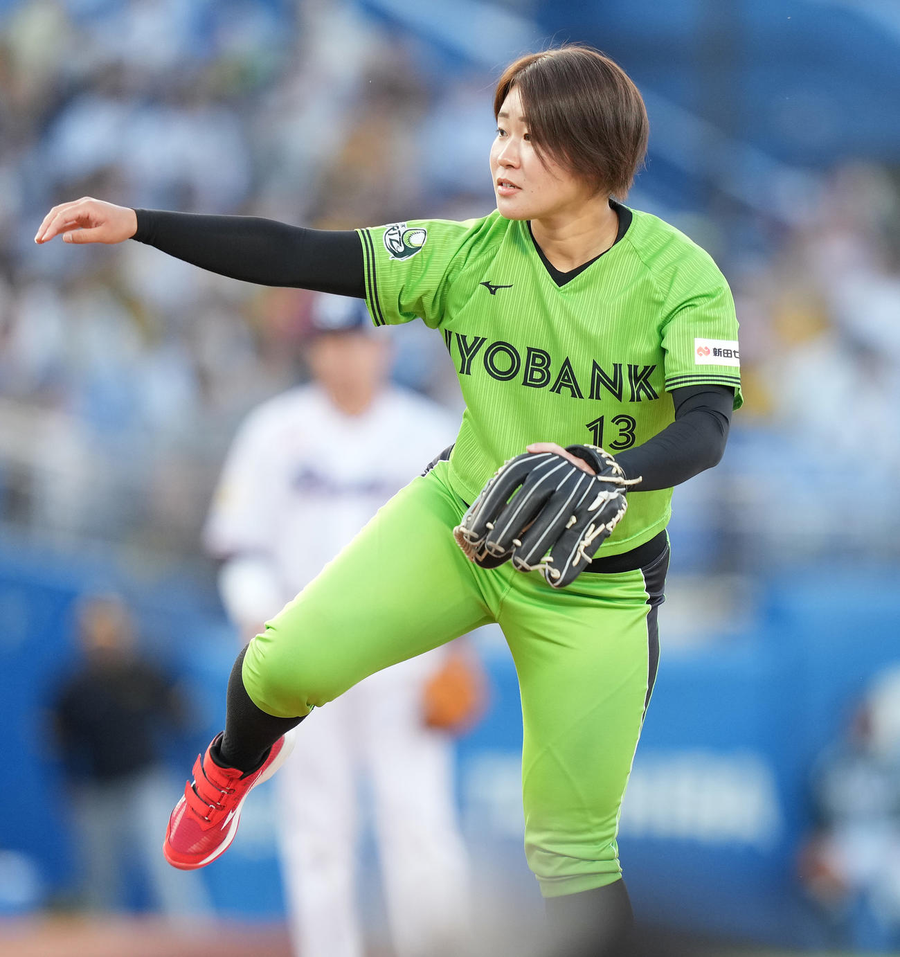 ヤクルト対阪神　始球式を行う久保和咲（撮影・鈴木みどり）