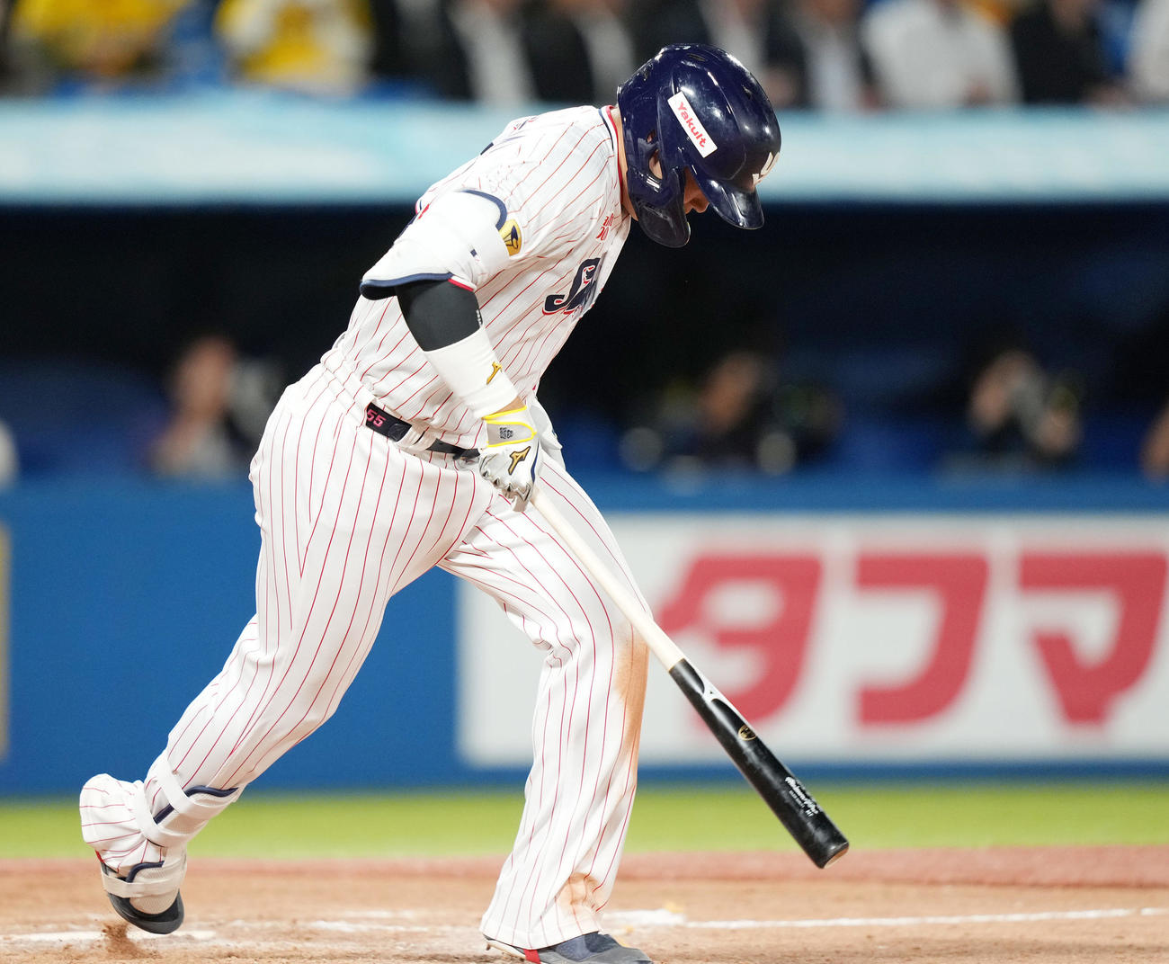 ヤクルト対阪神　9回裏ヤクルト2死、二ゴロに倒れる村上（撮影・鈴木みどり）