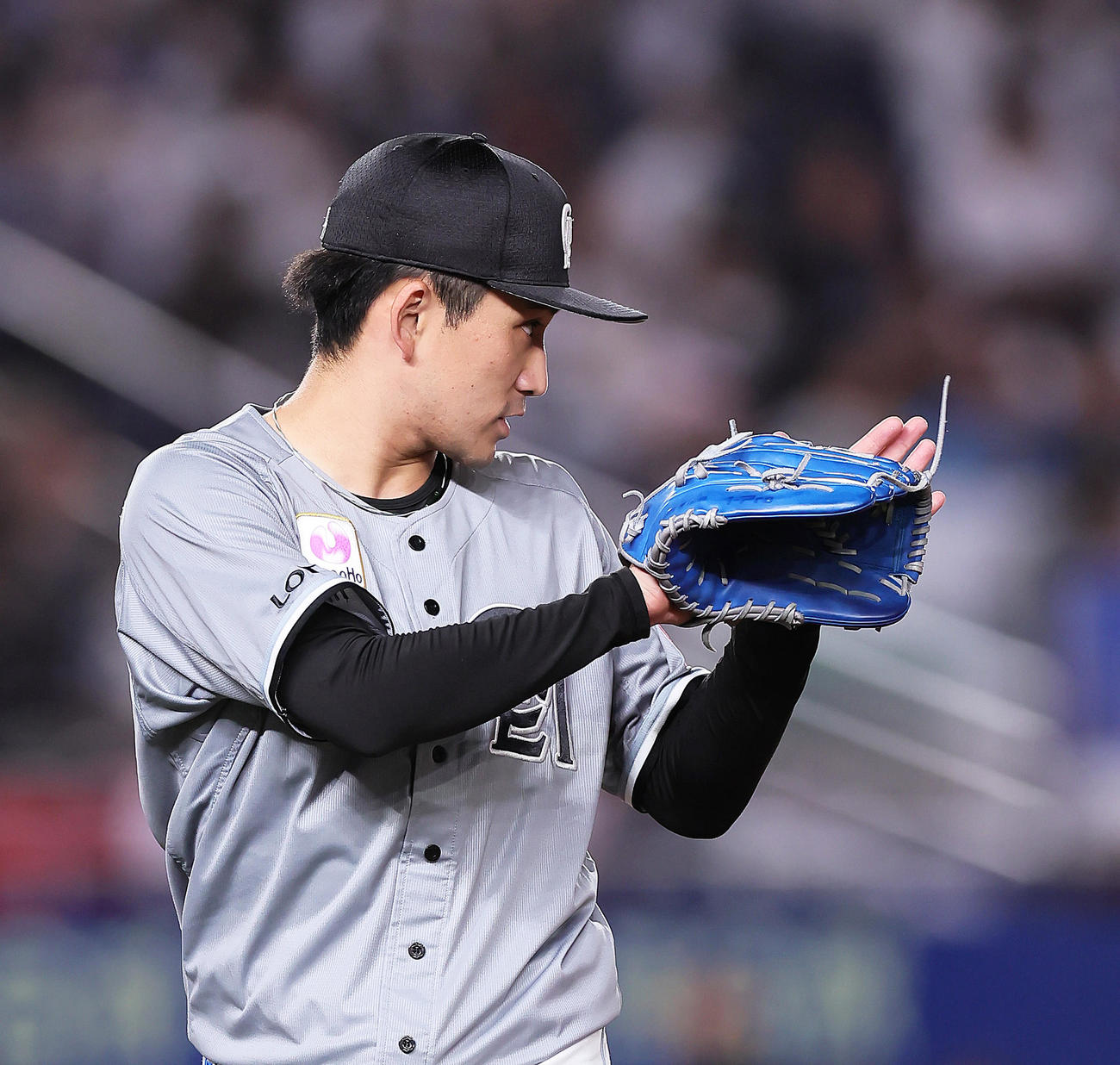 ロッテ対西武　5回を無失点で終えたロッテ先発の小島（撮影・足立雅史）