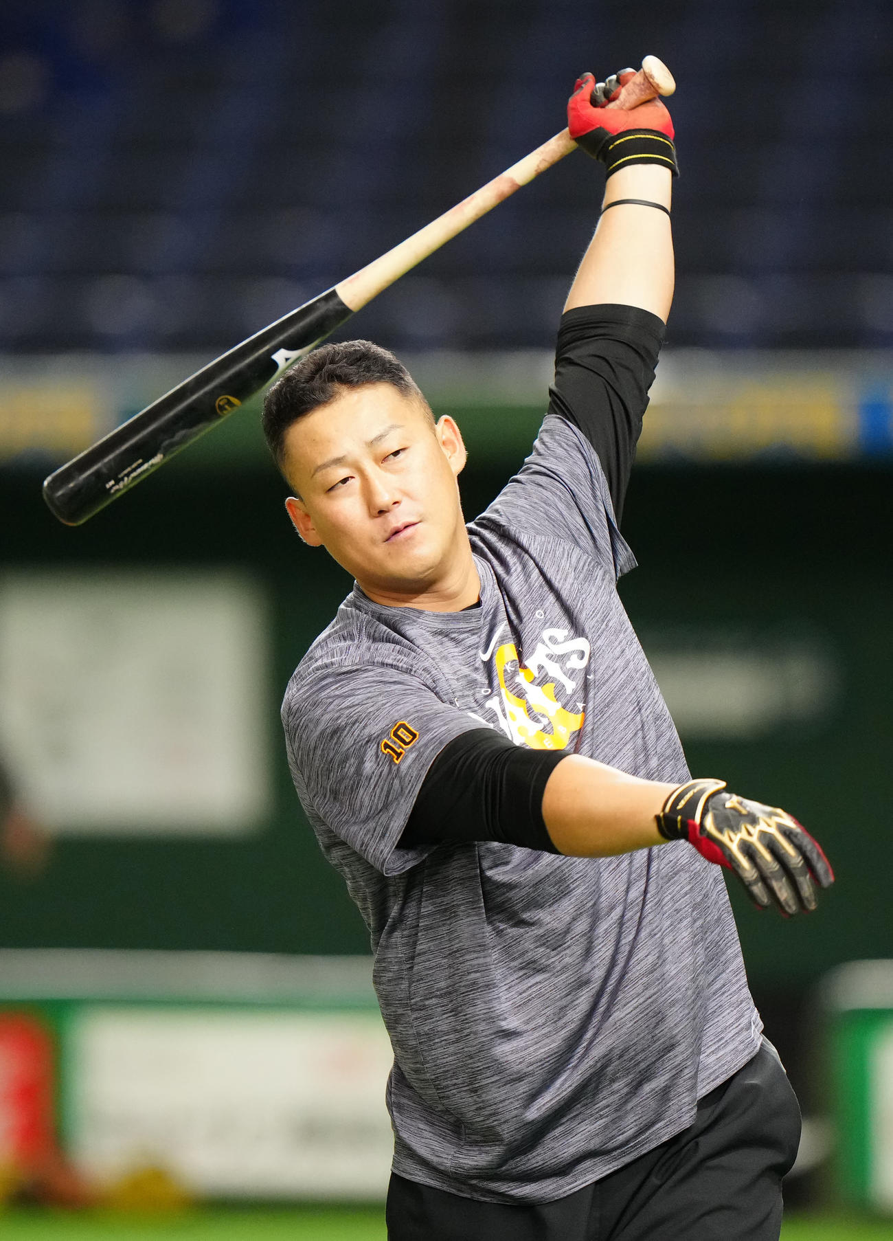 巨人対DeNA　試合前練習に臨む巨人中田翔（撮影・江口和貴）