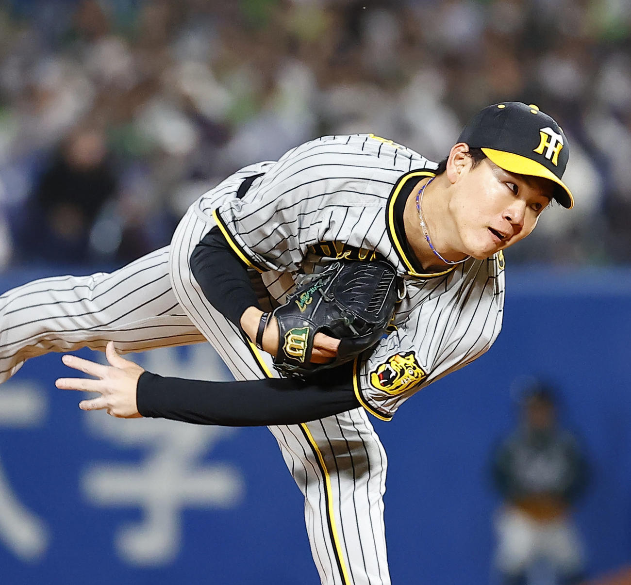ヤクルト対阪神　9回3番手で登板した阪神及川（撮影・藤尾明華）