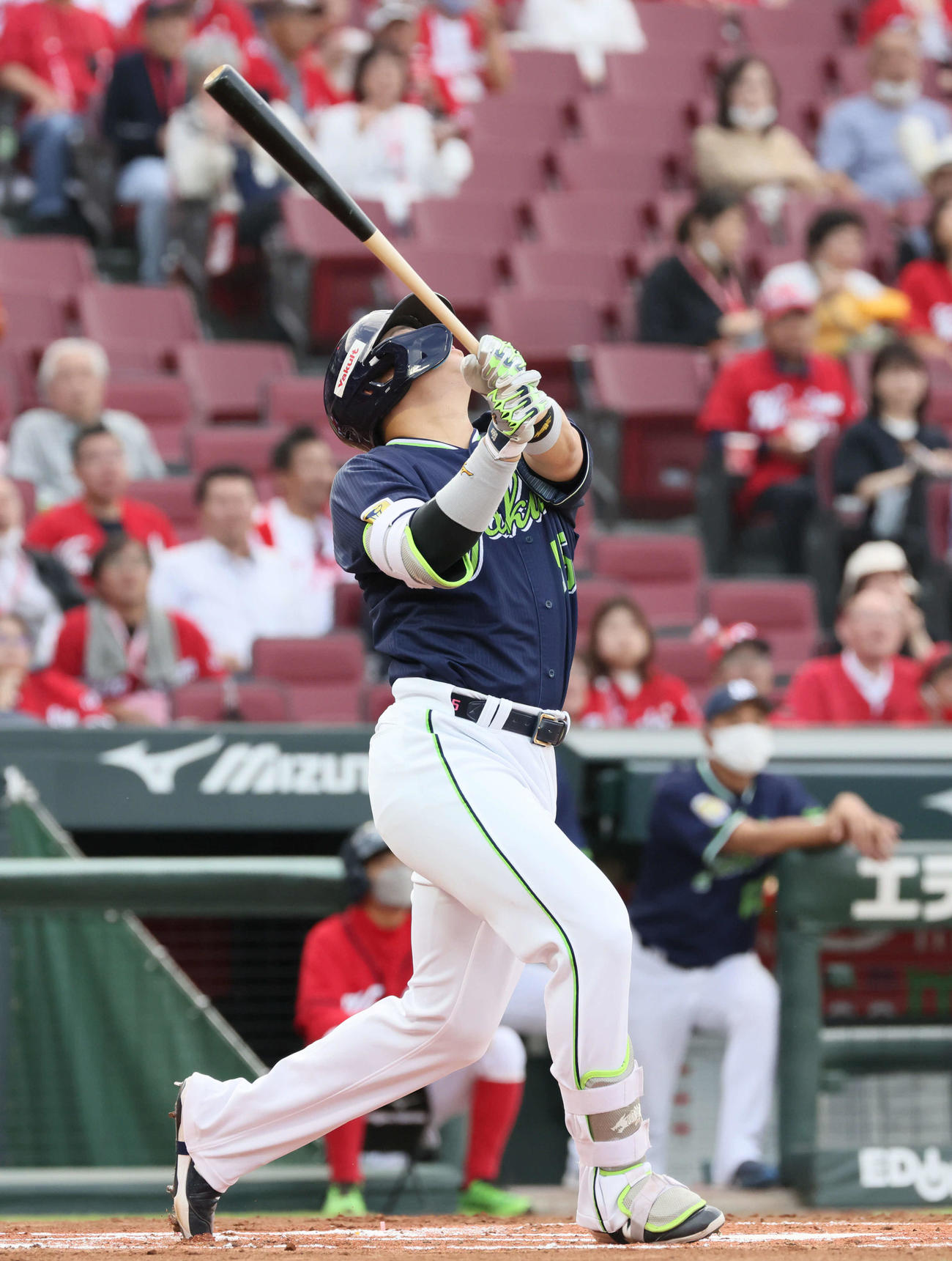 広島対ヤクルト　1回表ヤクルト1死一、二塁、村上は二飛（撮影・加藤孝規）