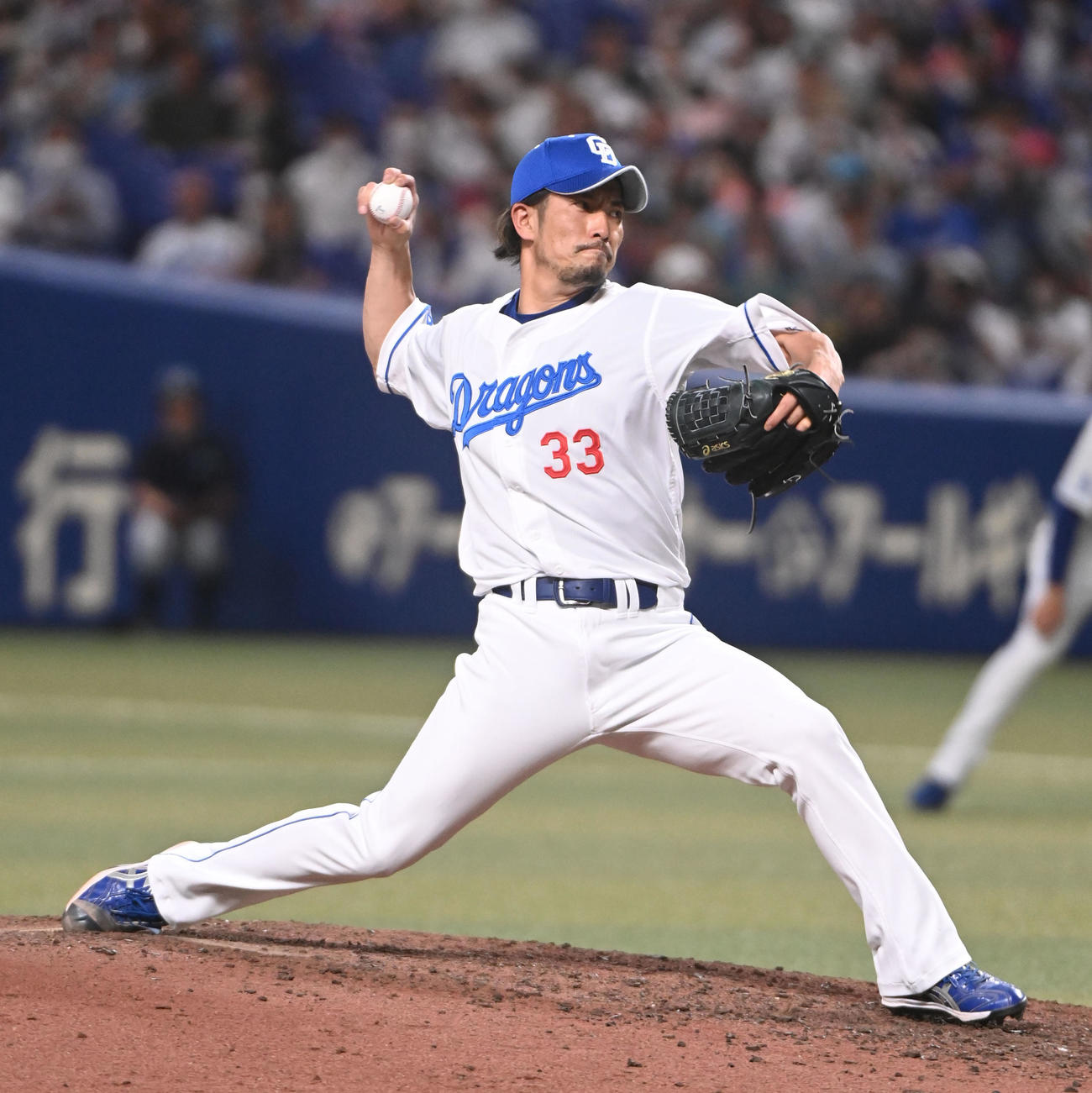 中日対DeNA 8回表、中日2番手で登板する祖父江（撮影・森本幸一）