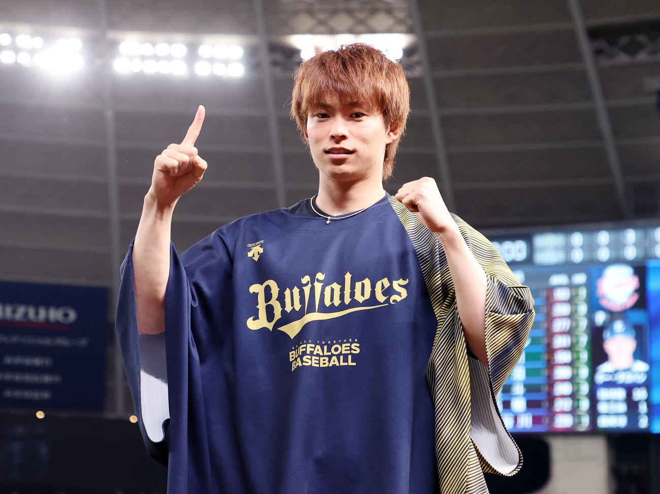 西武対オリックス　初勝利で笑顔を見せるオリックス山岡（撮影・鈴木正人）