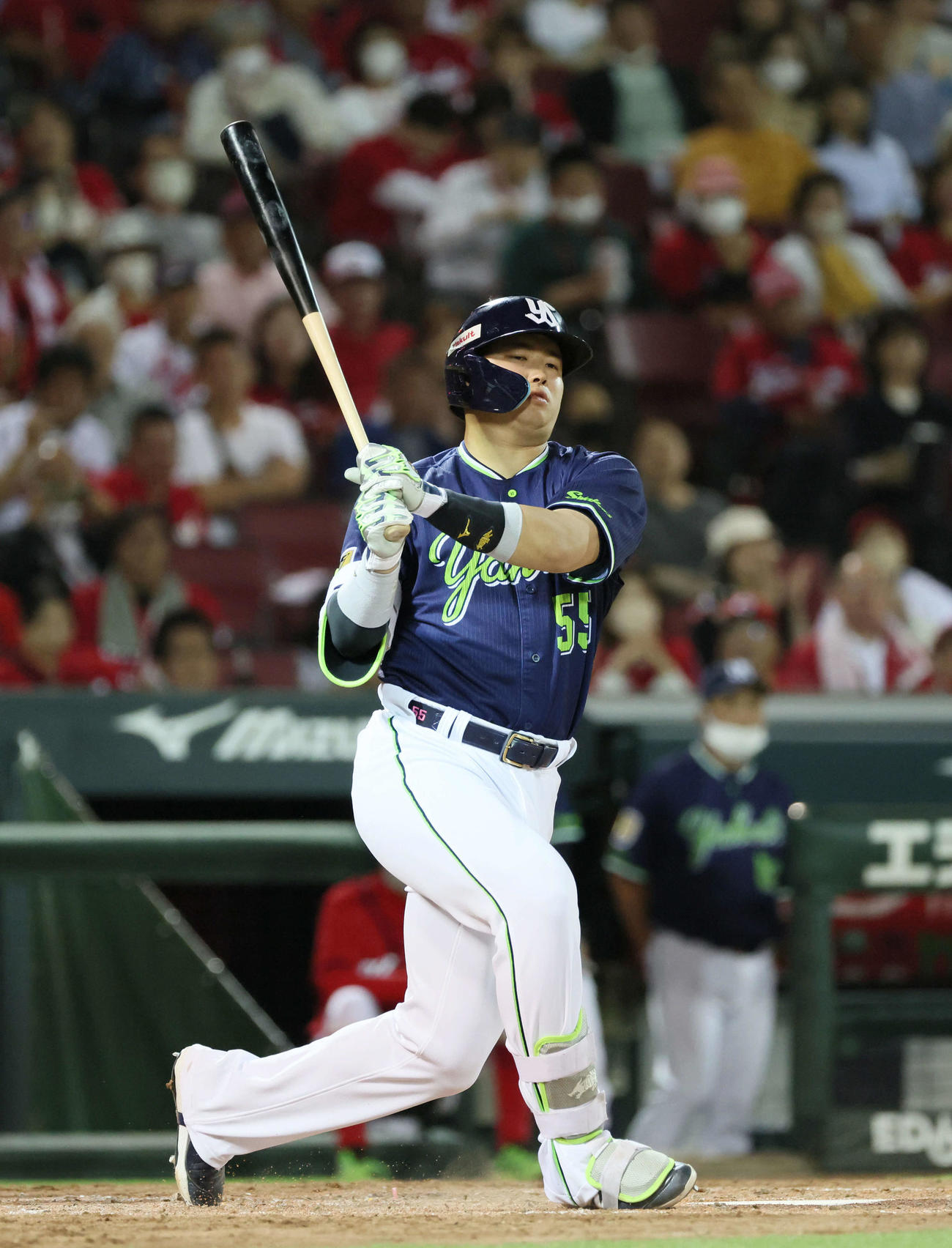 広島対ヤクルト　4回表ヤクルト2死一、二塁、村上は三振（撮影・加藤孝規）