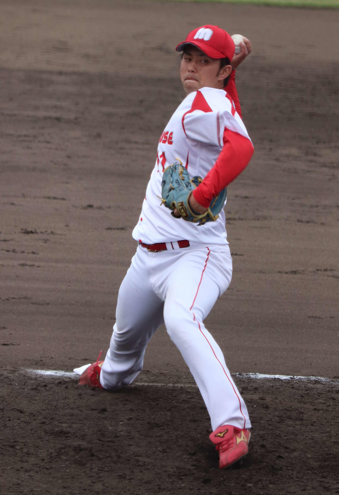 都市対抗近畿地区2次予選　日本製鉄広畑対ミキハウス　ミキハウスの先発・岩田諒大（撮影・中島麗）
