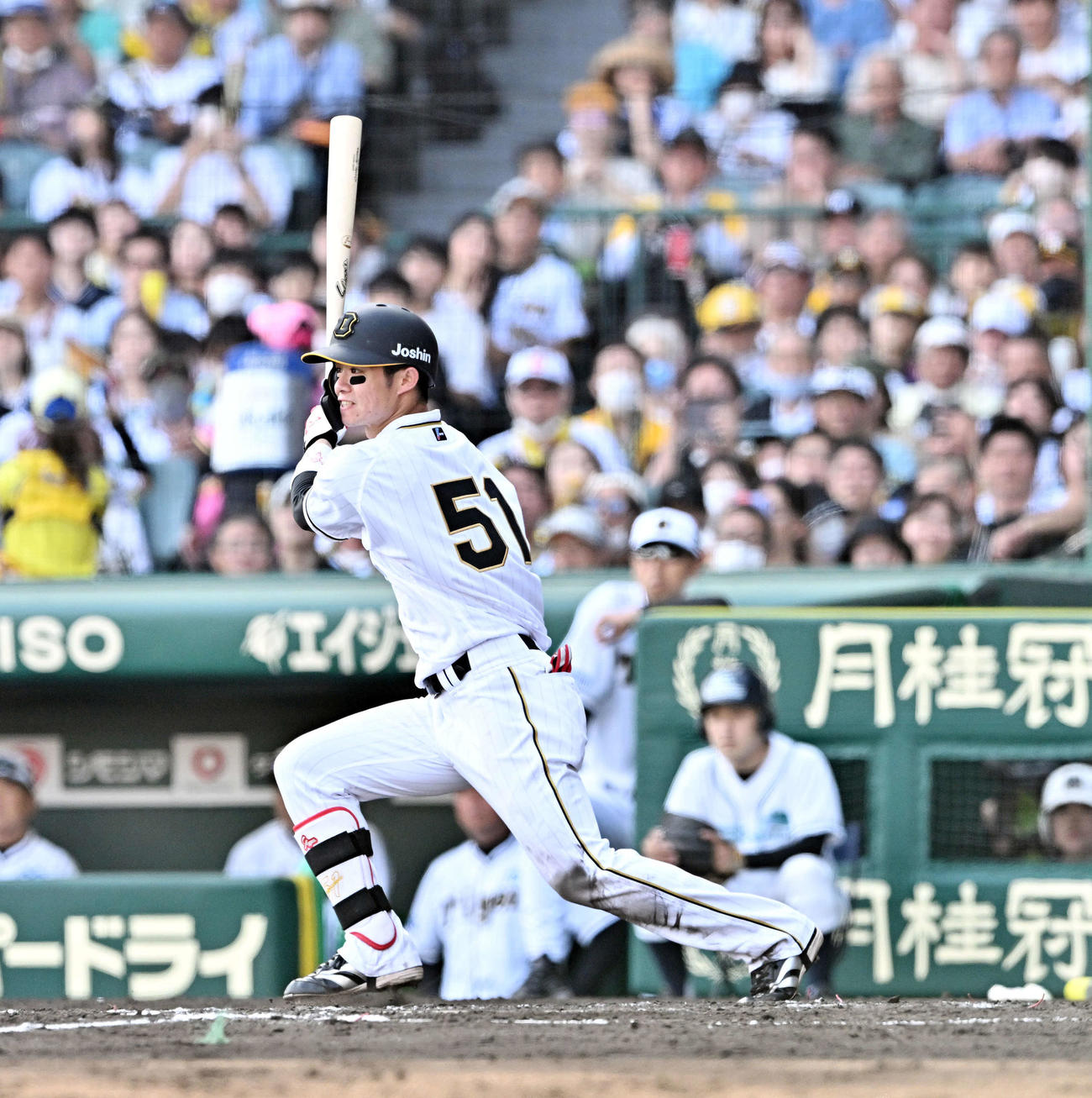 阪神対巨人　7回裏阪神2死二、三塁、中野は2点適時打を放つ（撮影・滝沢徹郎）