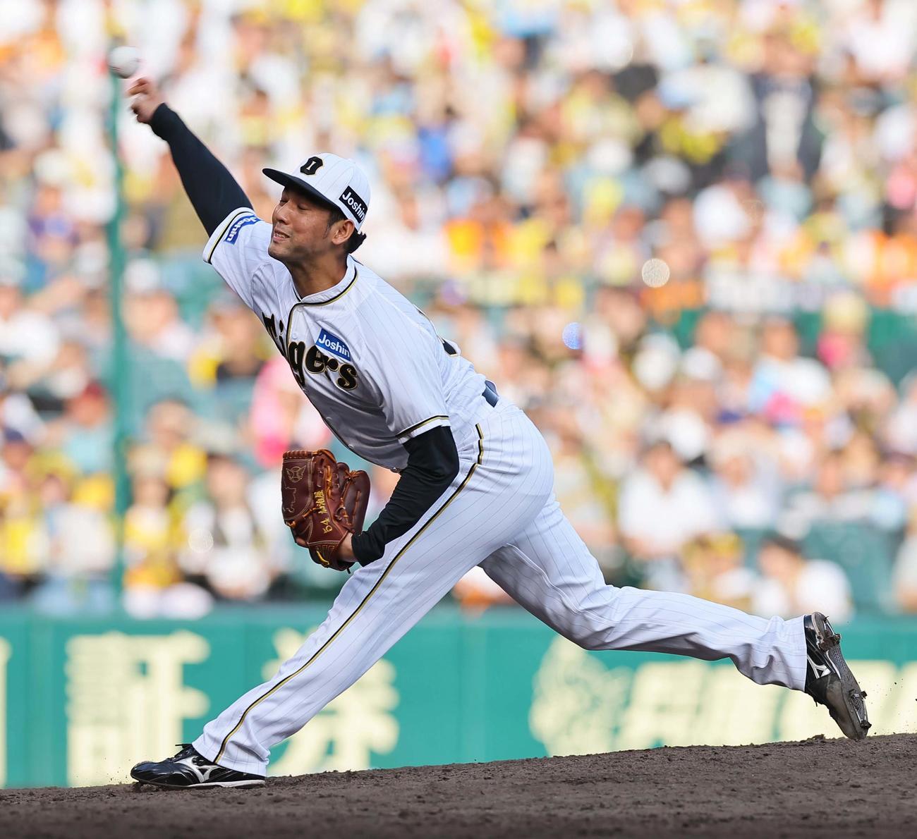阪神対巨人　阪神5番手で登板する加治屋（撮影・上田博志）