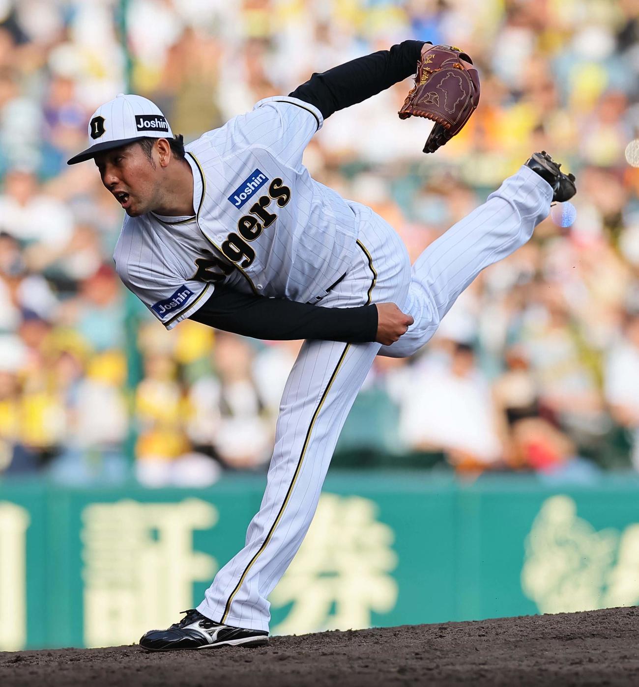 阪神対巨人　初セーブを挙げた加治屋（撮影・上田博志）