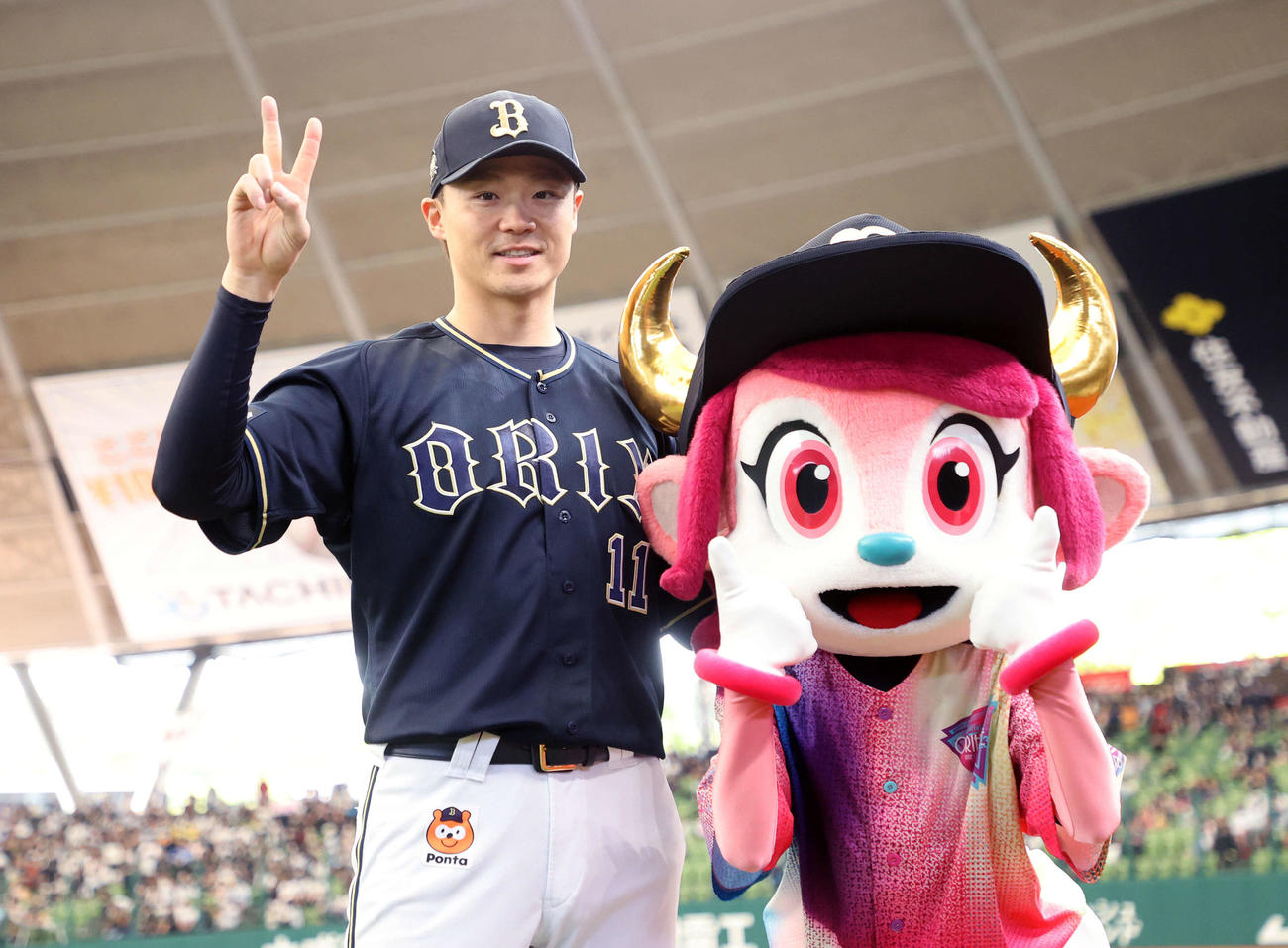 西武対オリックス　2勝目を挙げ笑顔を見せるオリックス山崎福（撮影・鈴木正人）