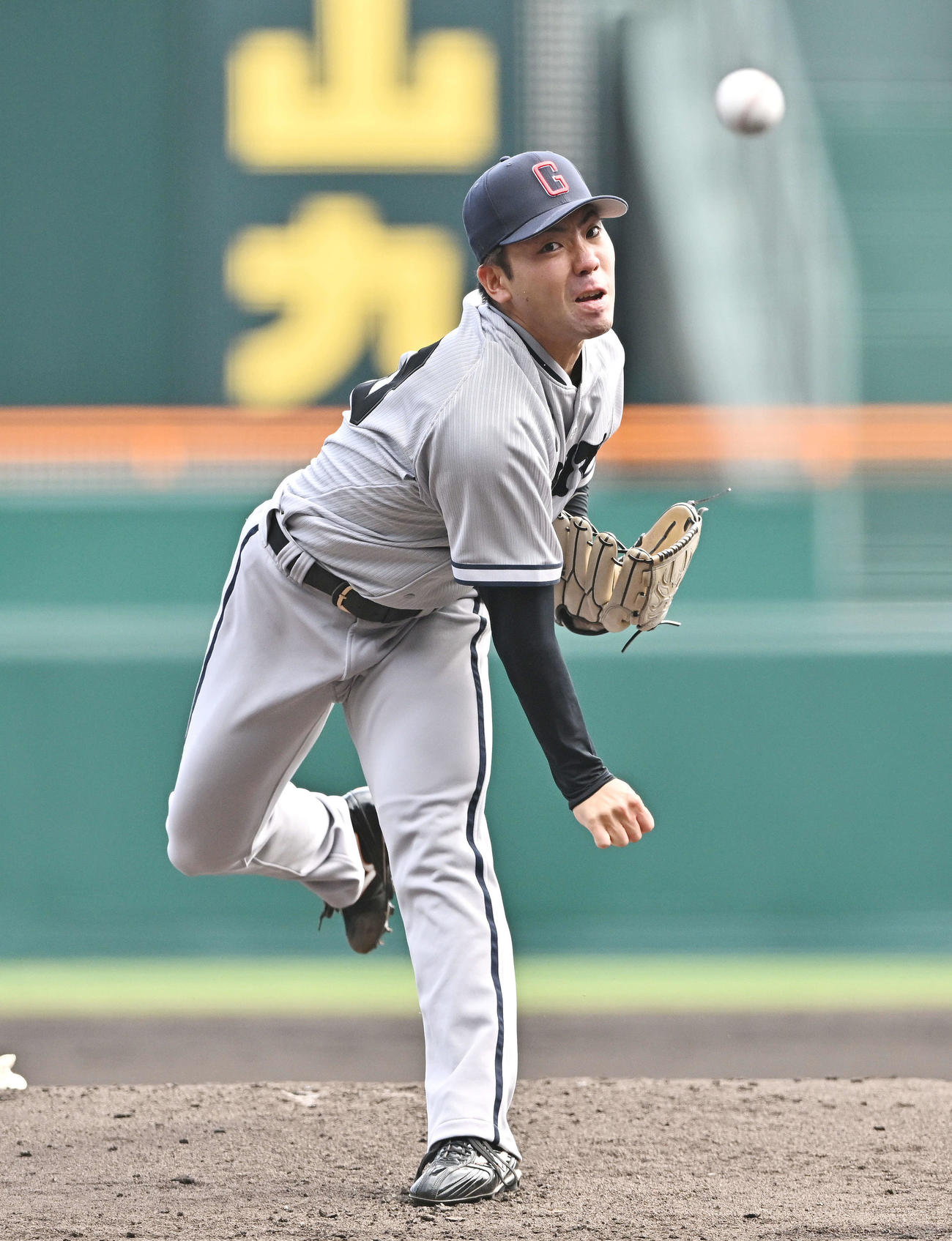 阪神対巨人　力投する巨人先発の松井（撮影・滝沢徹郎）