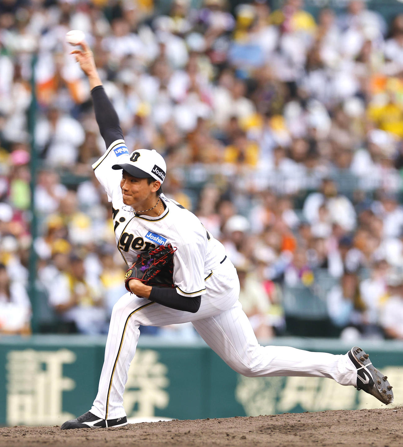 阪神対巨人　9回を締めた阪神湯浅（撮影・藤尾明華）