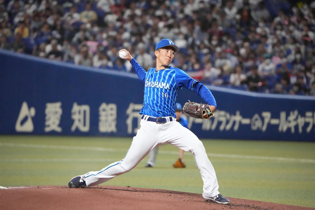 中日対DeNA 1回裏、登板するDeNA先発の大貫（撮影・森本幸一）