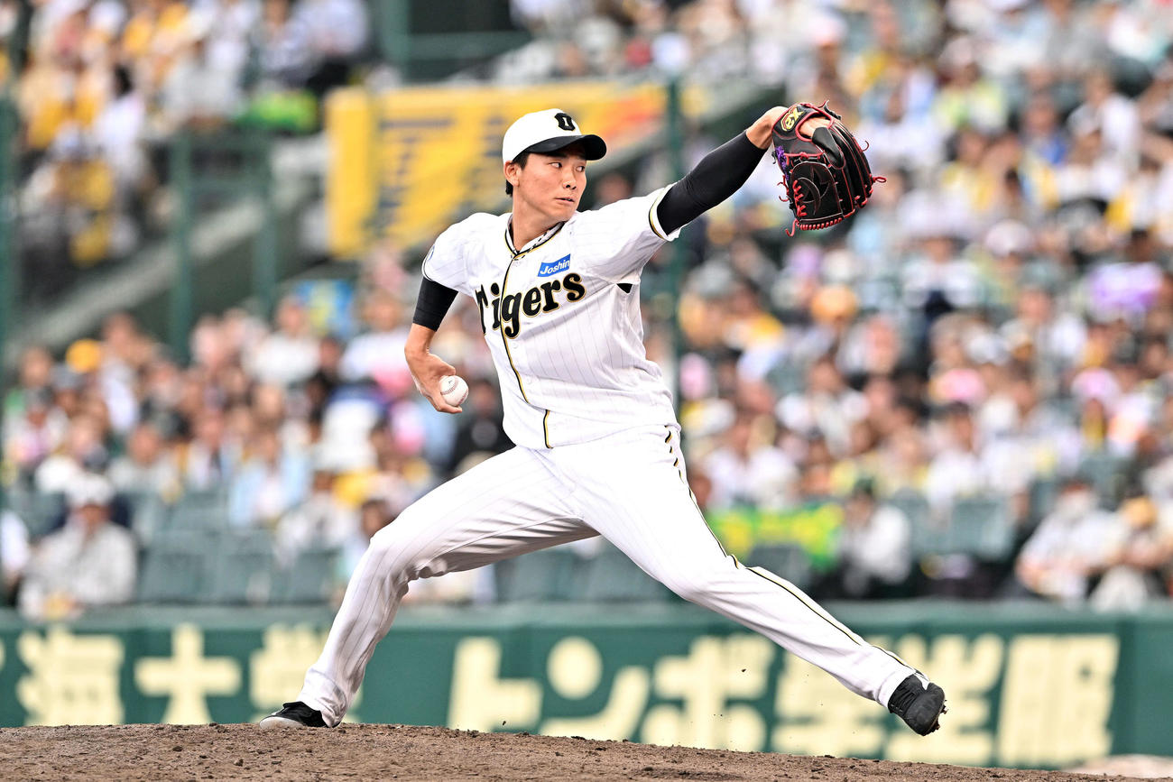 阪神対巨人　9回表、阪神3番手で試合を締めた湯浅（撮影・滝沢徹郎）