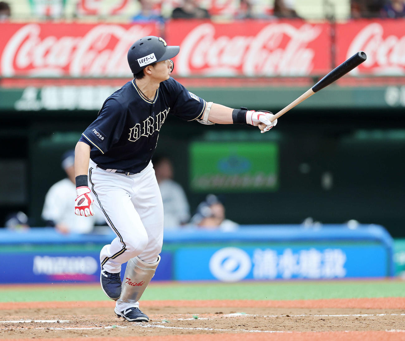 西武対オリックス　5回表オリックス1死三塁、広岡は左越え2点本塁打を放つ（撮影・鈴木正人）