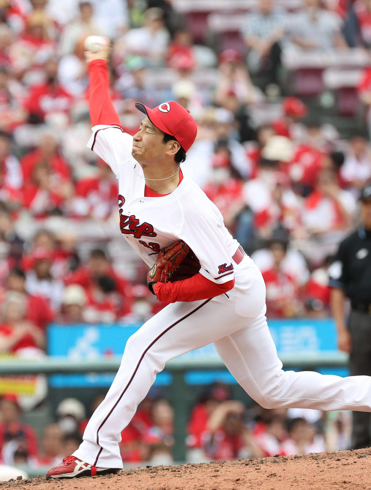 広島対ヤクルト　9回表ヤクルト、広島3番手の島内（撮影・加藤孝規）