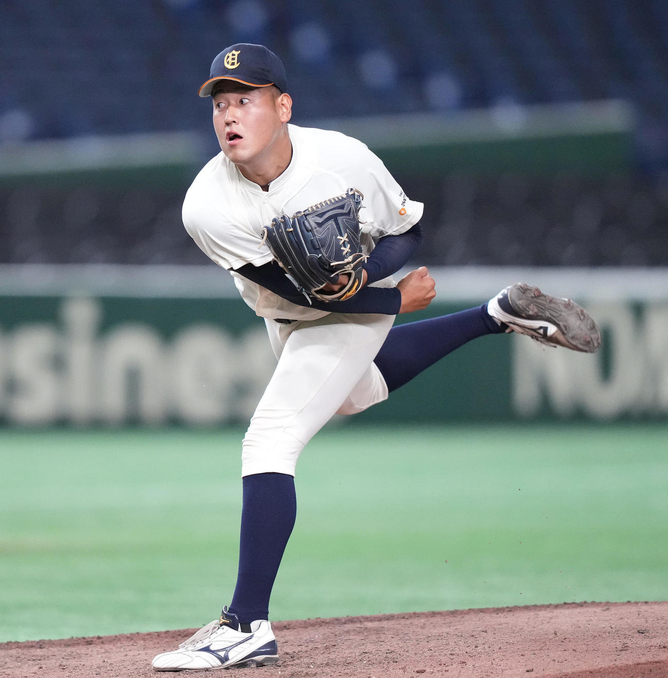 大商大対星槎道都大　先発し力投する大商大・上田（撮影・鈴木みどり）