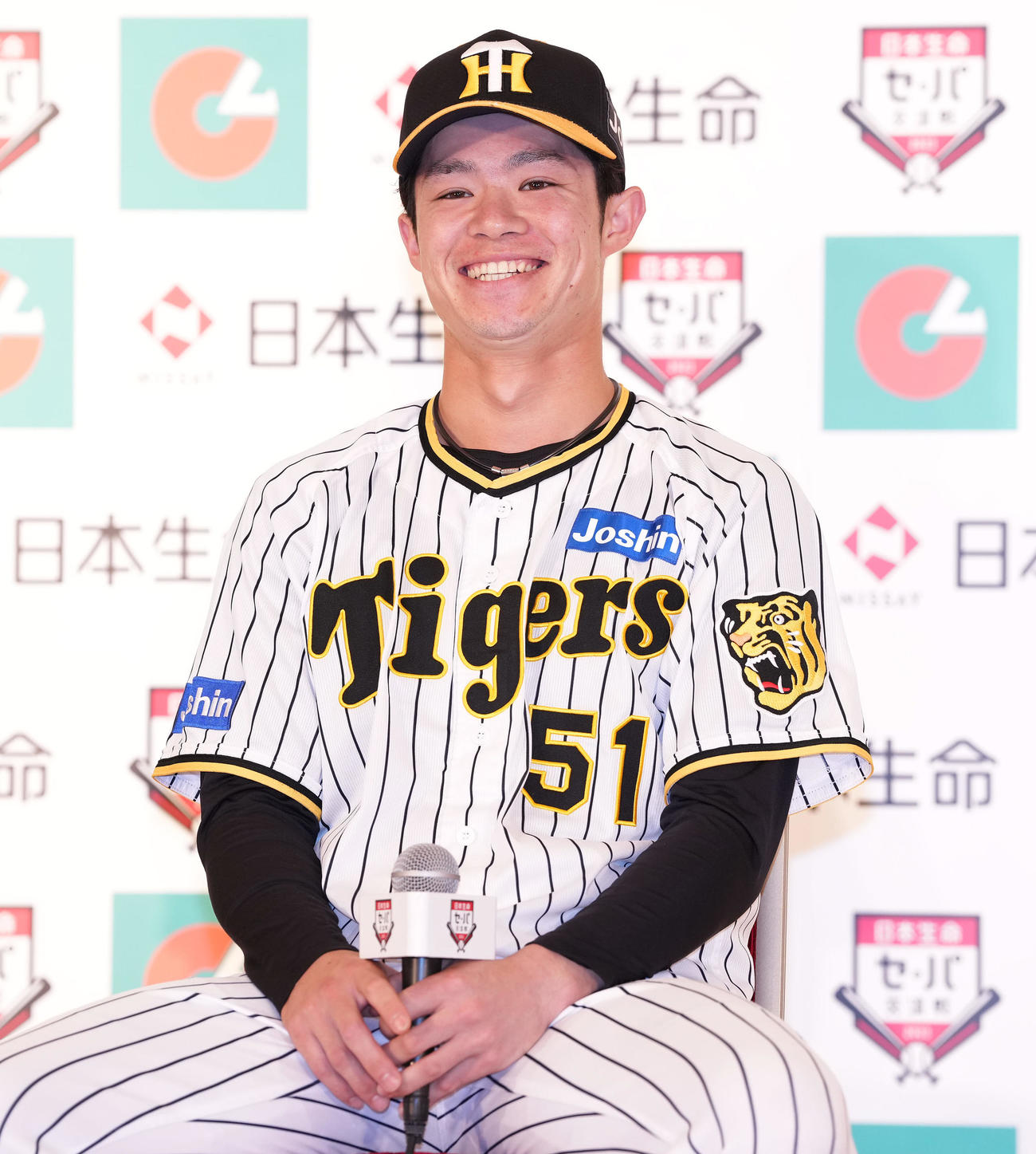 「日本生命セ・パ交流戦」開幕記者会見で笑顔の阪神中野（撮影・鈴木みどり）