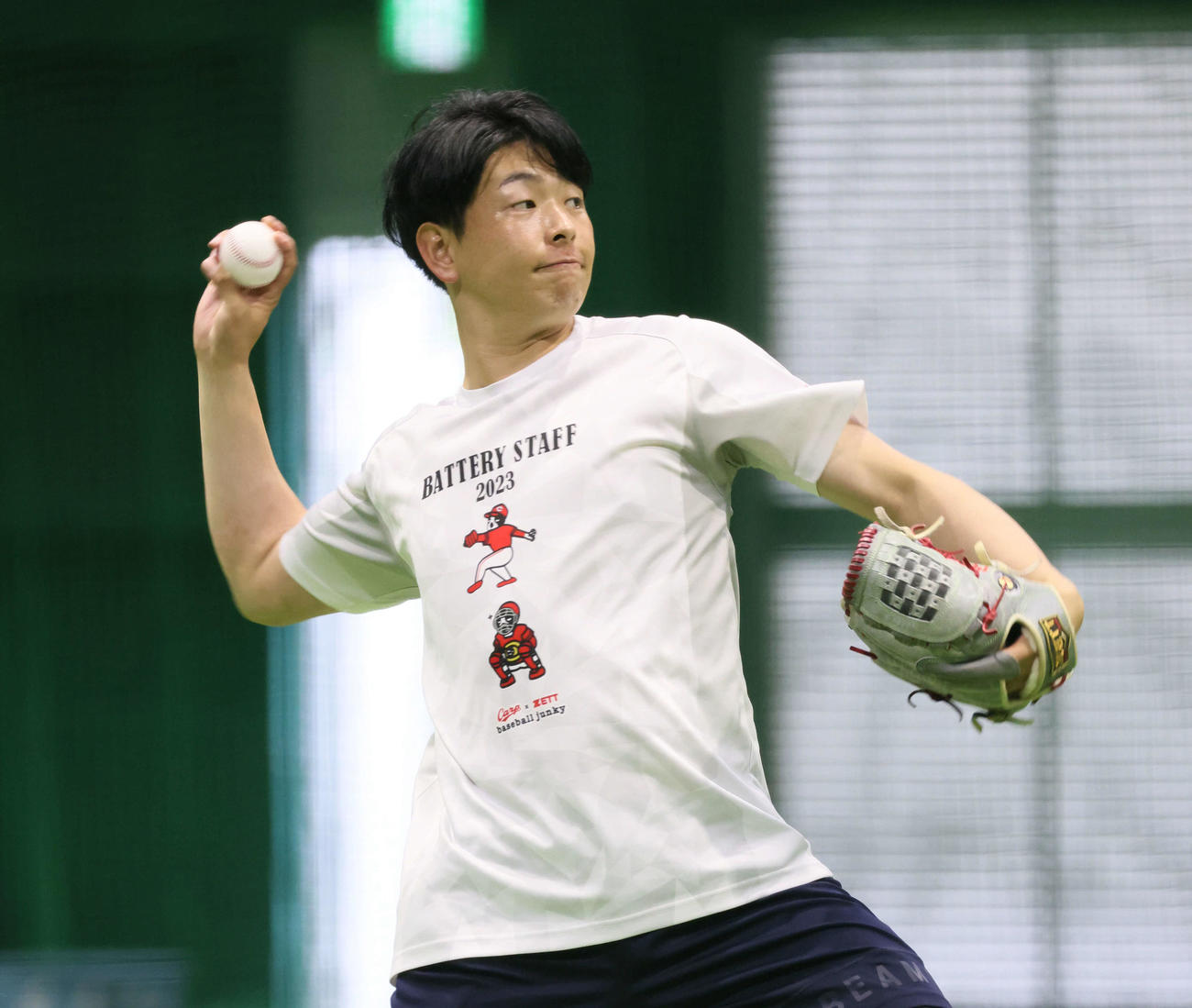 広島の投手指名練習でキャッチボールをする大瀬良（撮影・加藤孝規）