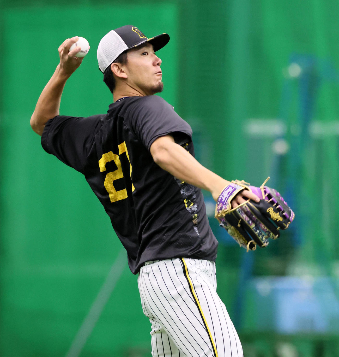 投手指名練習に参加し、キャッチボールする阪神伊藤将（撮影・加藤哉）